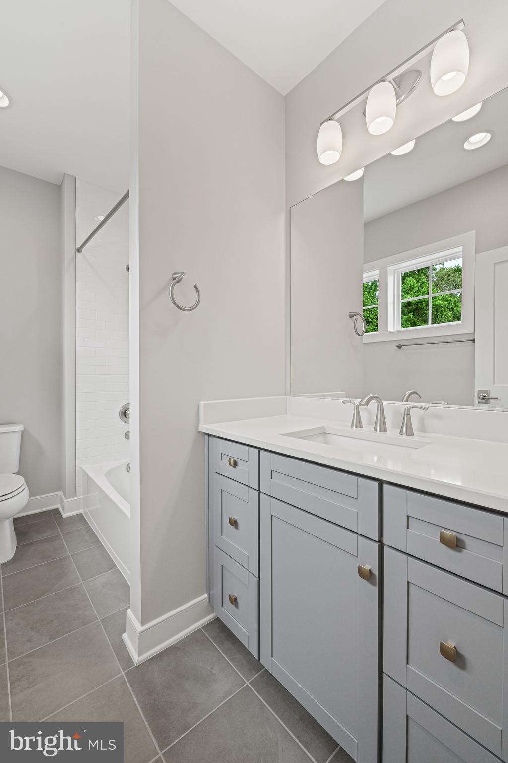 DUNN LORING WOODS - Residential