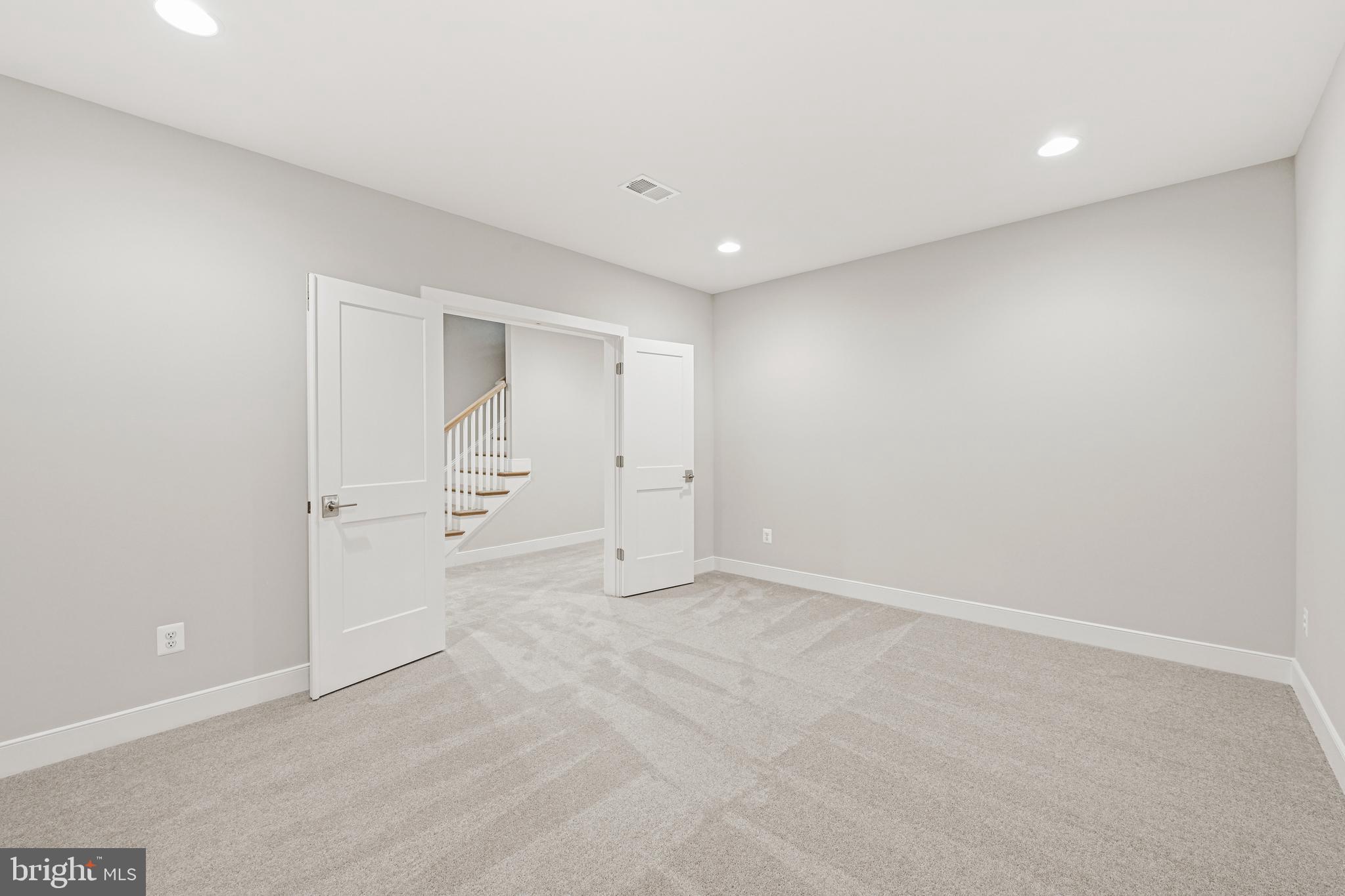 DUNN LORING WOODS - Residential