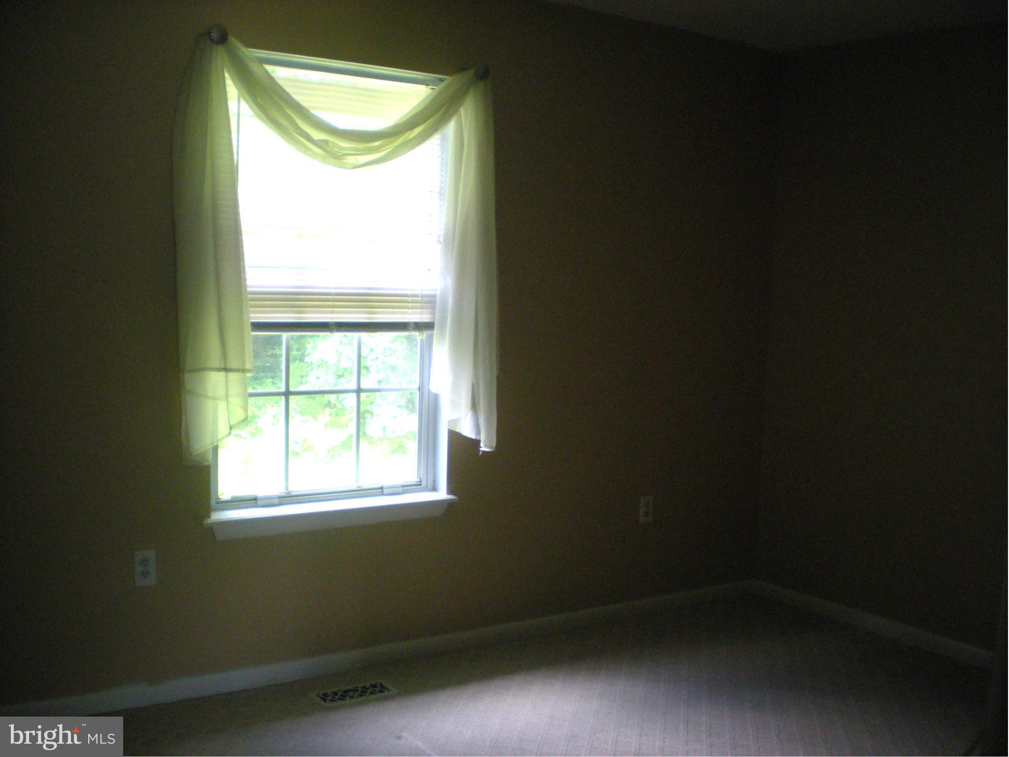 CLIPPER HILL ESTATES - Residential Lease