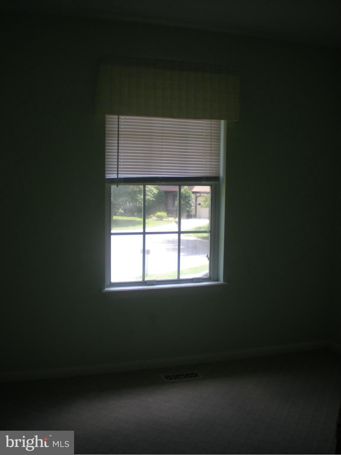 CLIPPER HILL ESTATES - Residential Lease