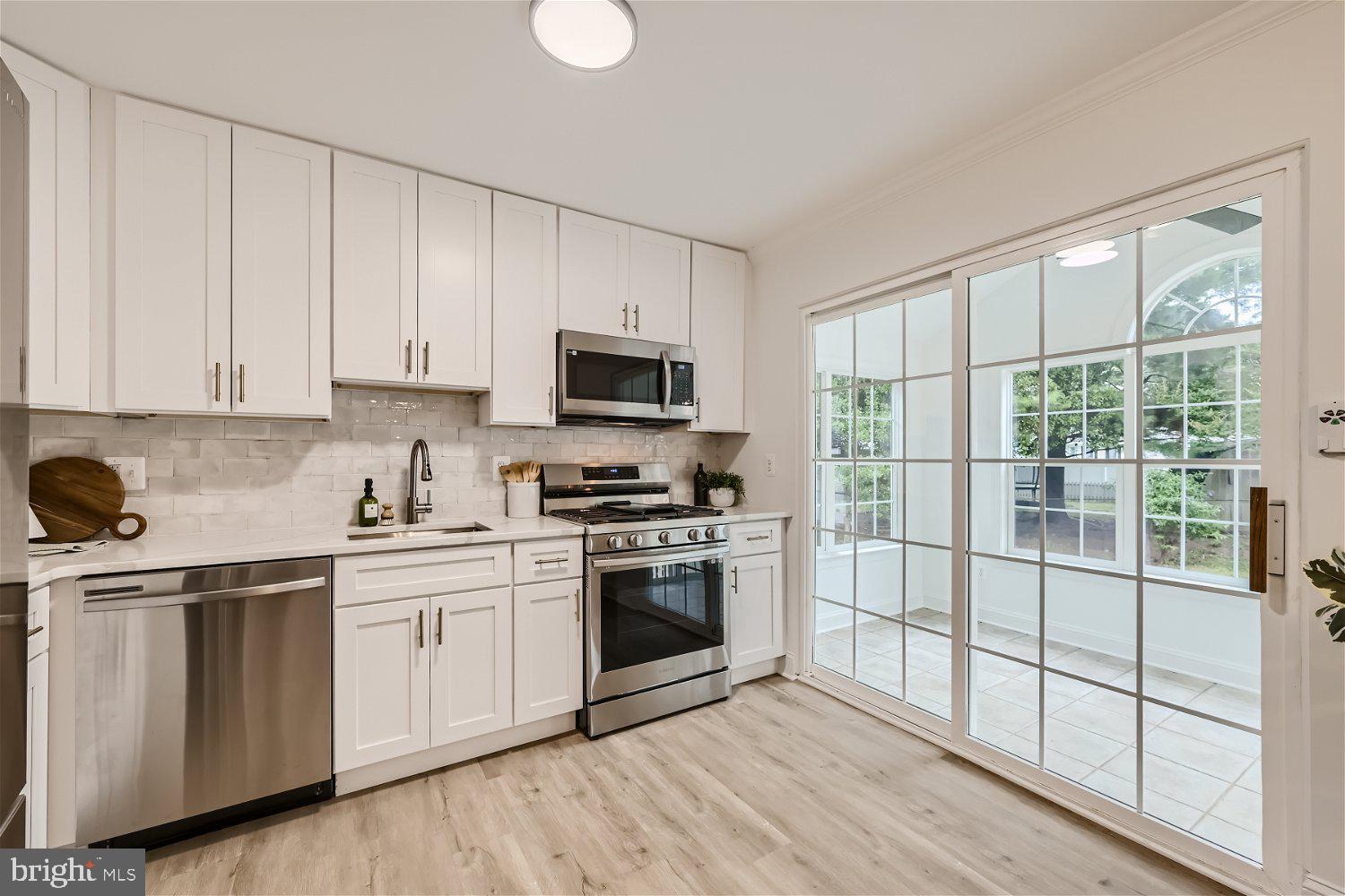 SUBURBIA - Residential