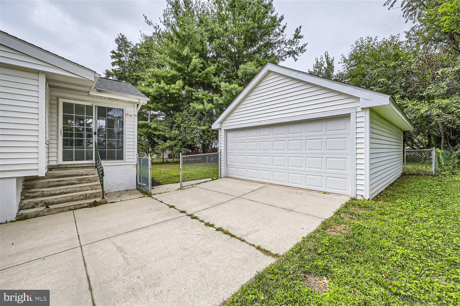 SUBURBIA - Residential