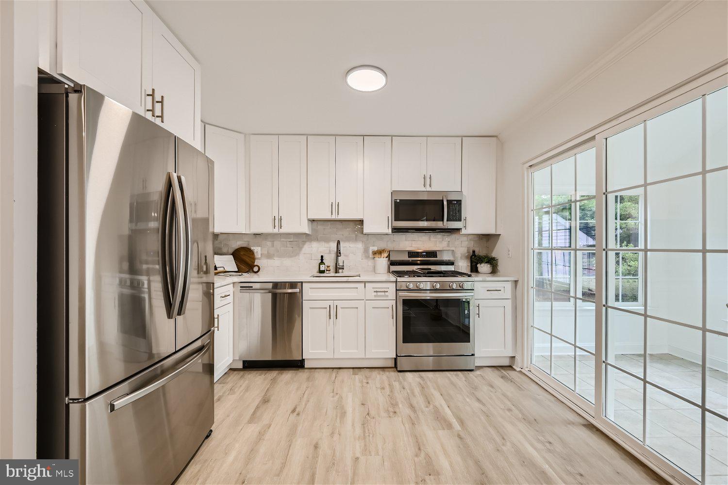 SUBURBIA - Residential