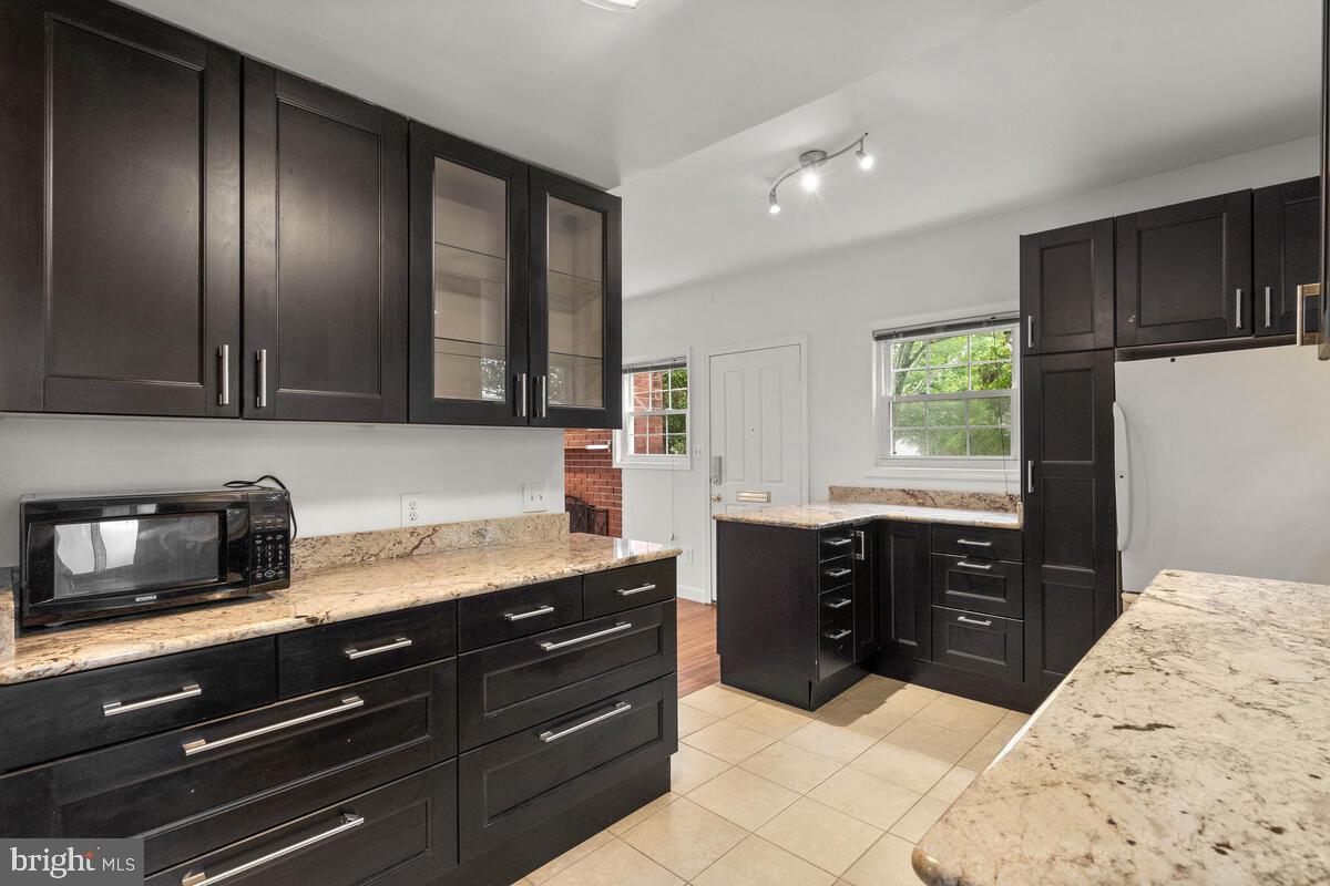 NORTH BETHESDA GROVE - Residential Lease