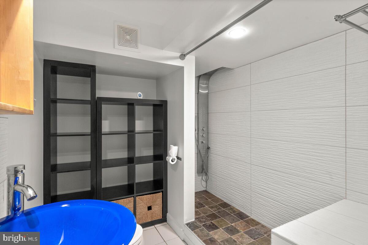 NORTH BETHESDA GROVE - Residential Lease