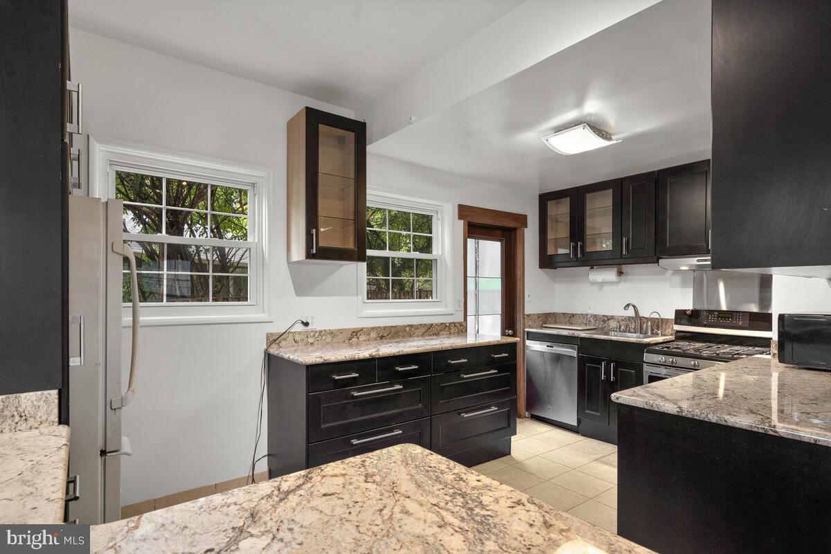 NORTH BETHESDA GROVE - Residential Lease