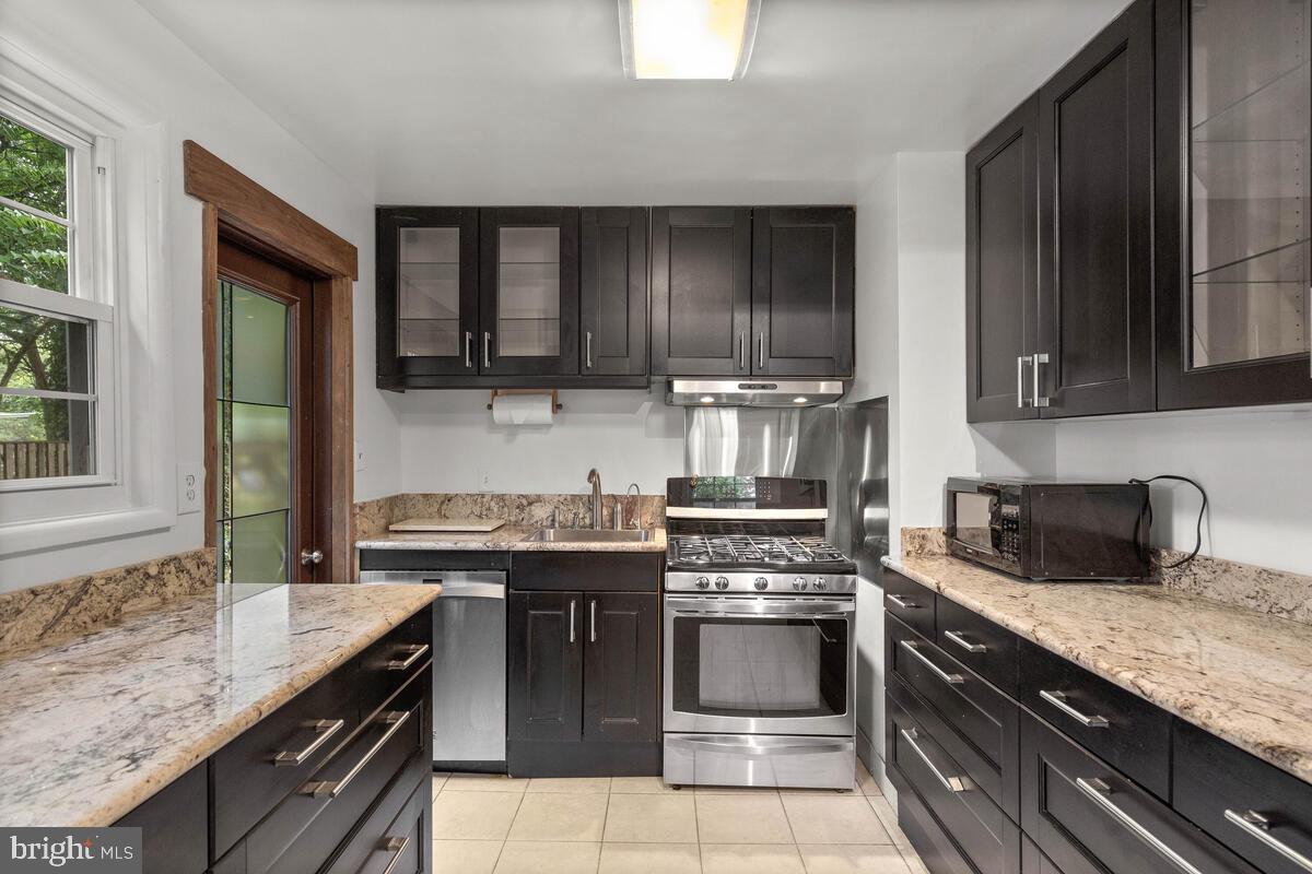 NORTH BETHESDA GROVE - Residential Lease