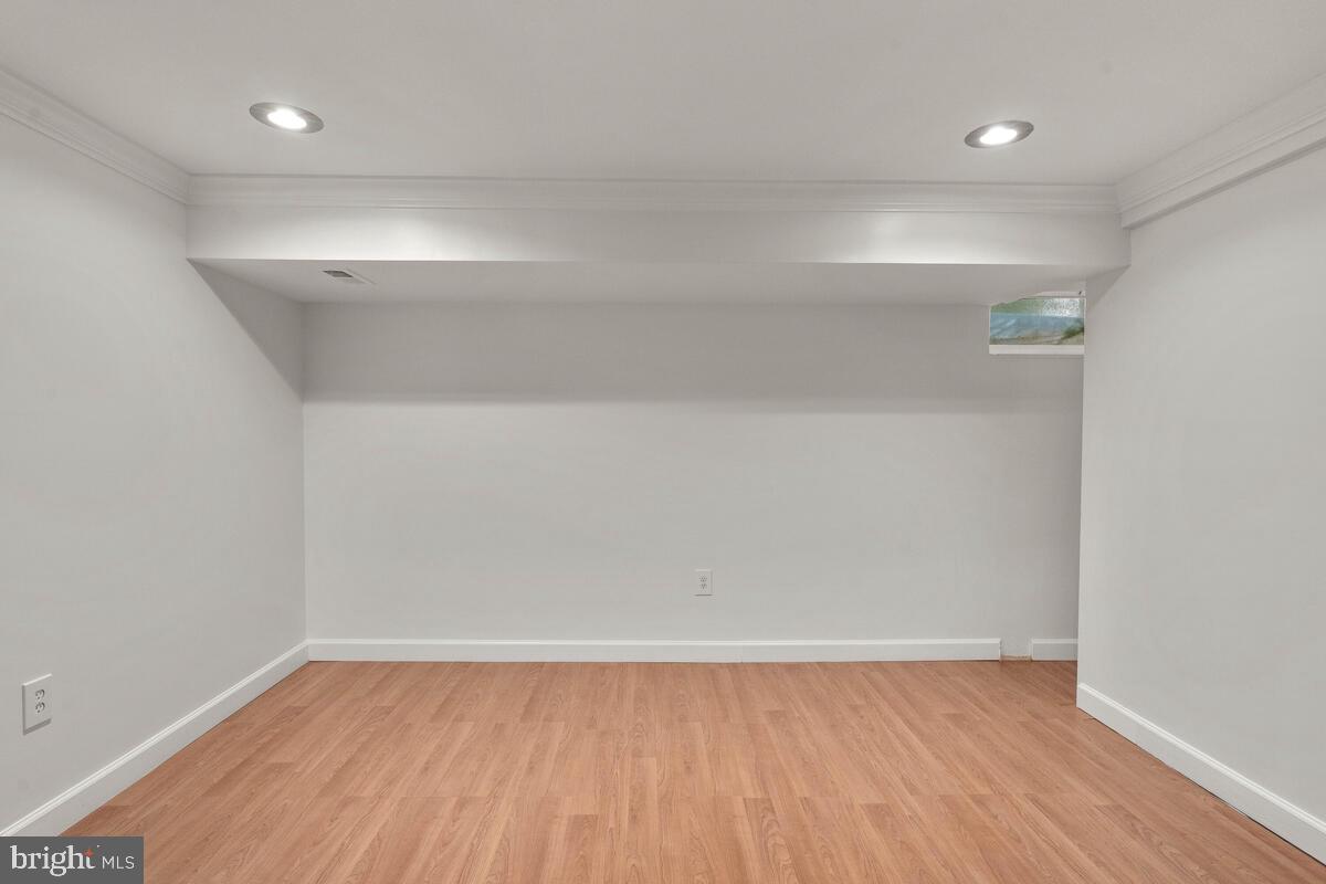 NORTH BETHESDA GROVE - Residential Lease