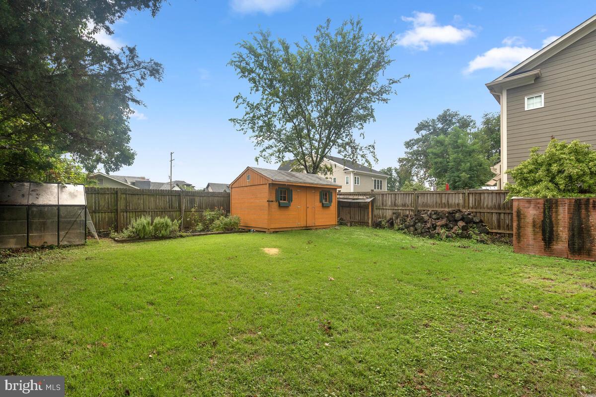 NORTH BETHESDA GROVE - Residential Lease