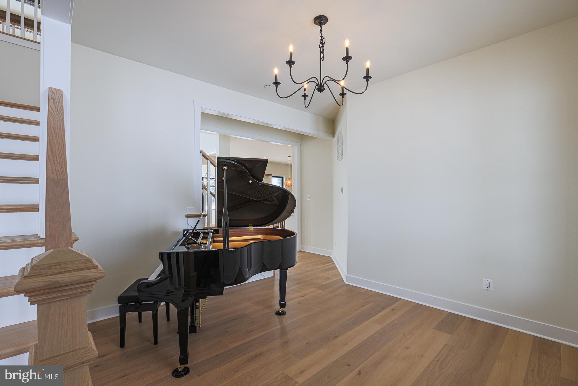 ALISON'S RIDGE - Residential