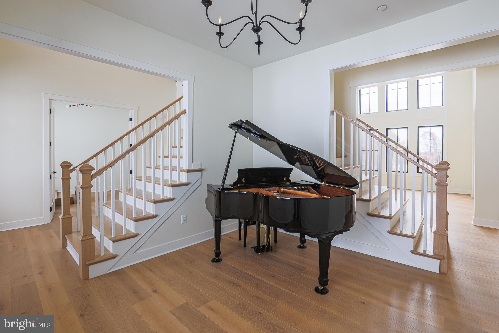 ALISON'S RIDGE - Residential