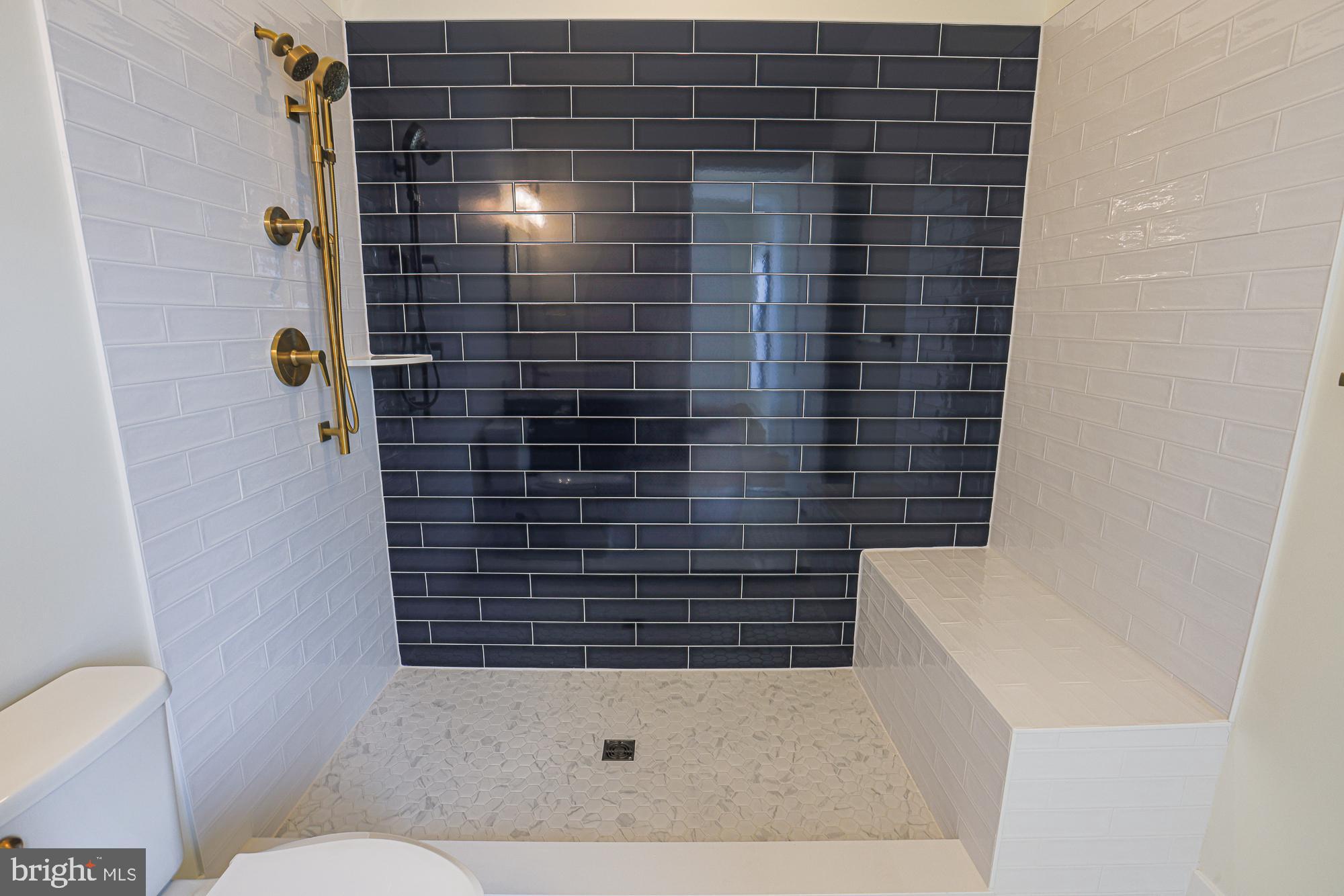 ALISON'S RIDGE - Residential