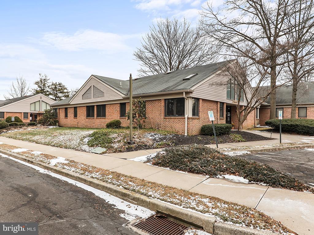 370 MIDDLETOWN BOULEVARD 506