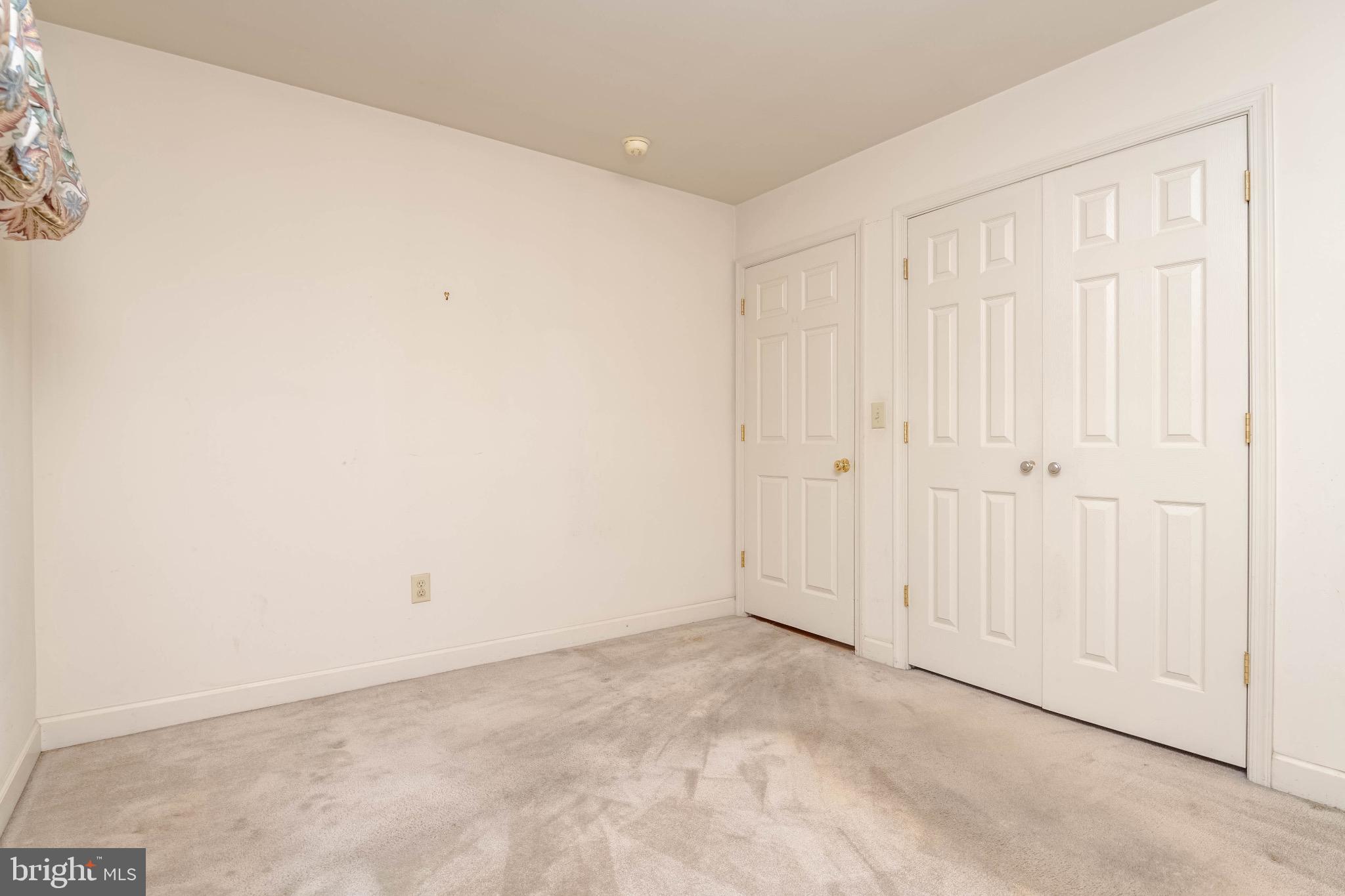 EQUESTRIAN ACRES - Residential