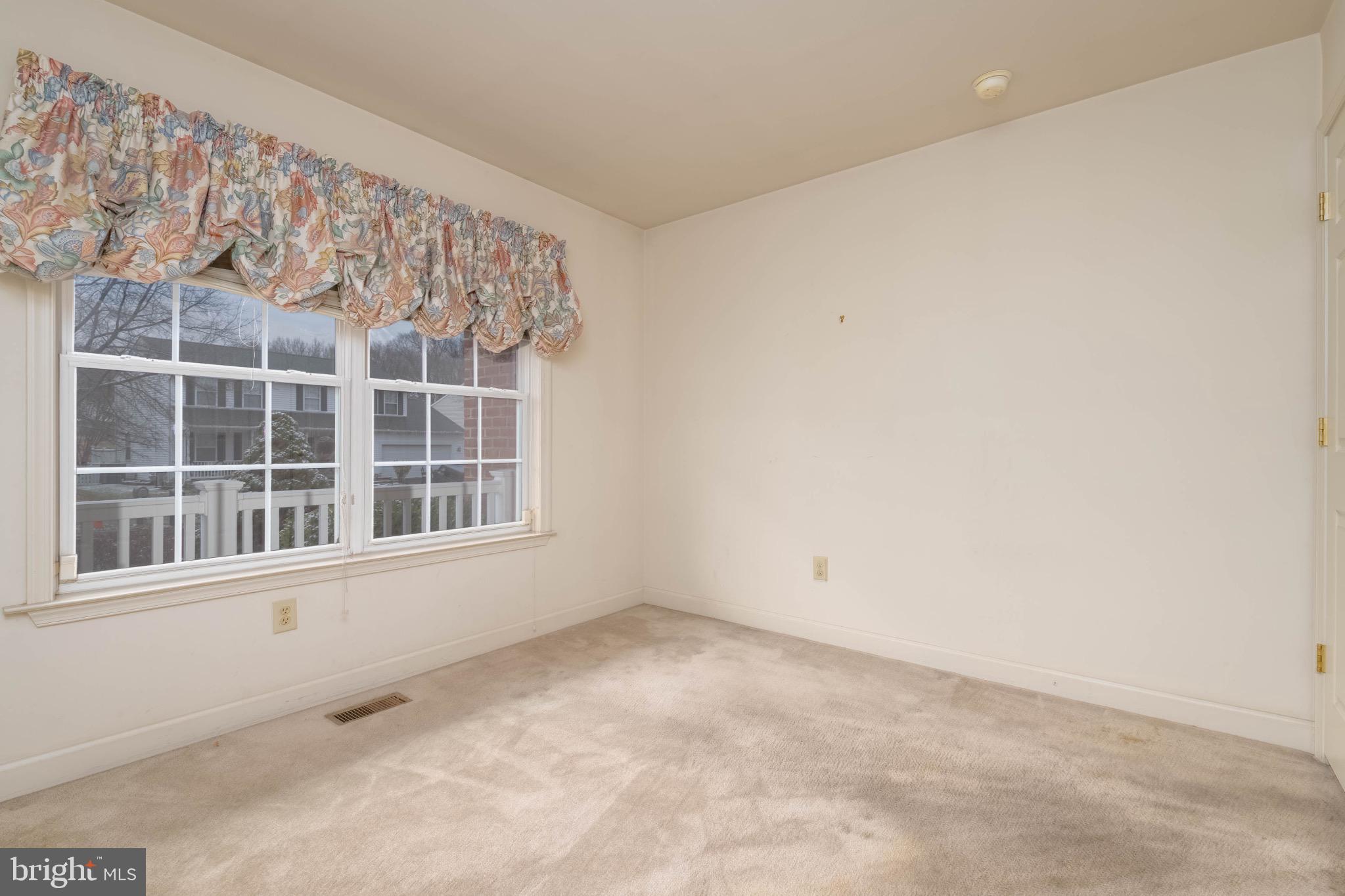 EQUESTRIAN ACRES - Residential