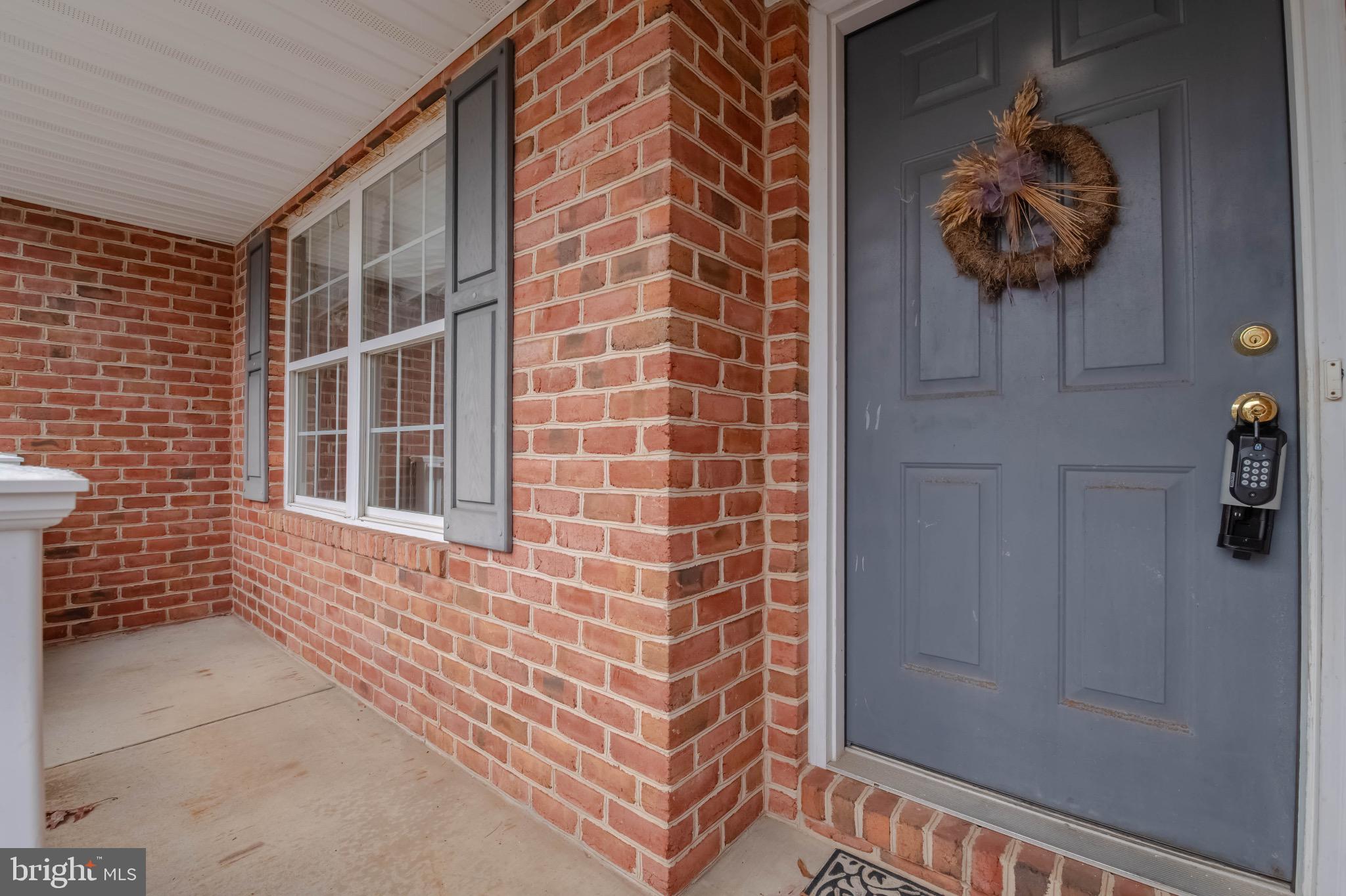 EQUESTRIAN ACRES - Residential