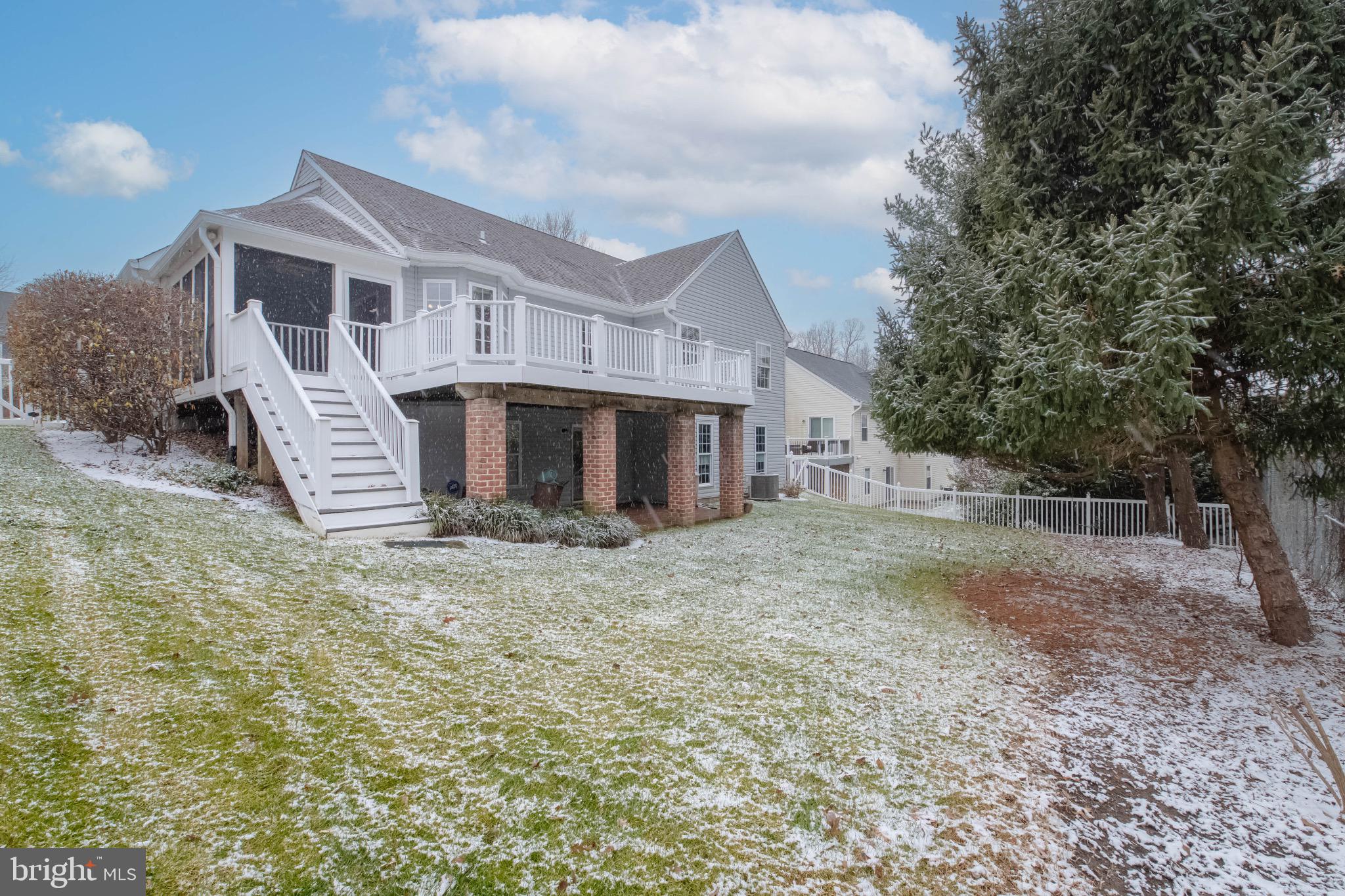 EQUESTRIAN ACRES - Residential