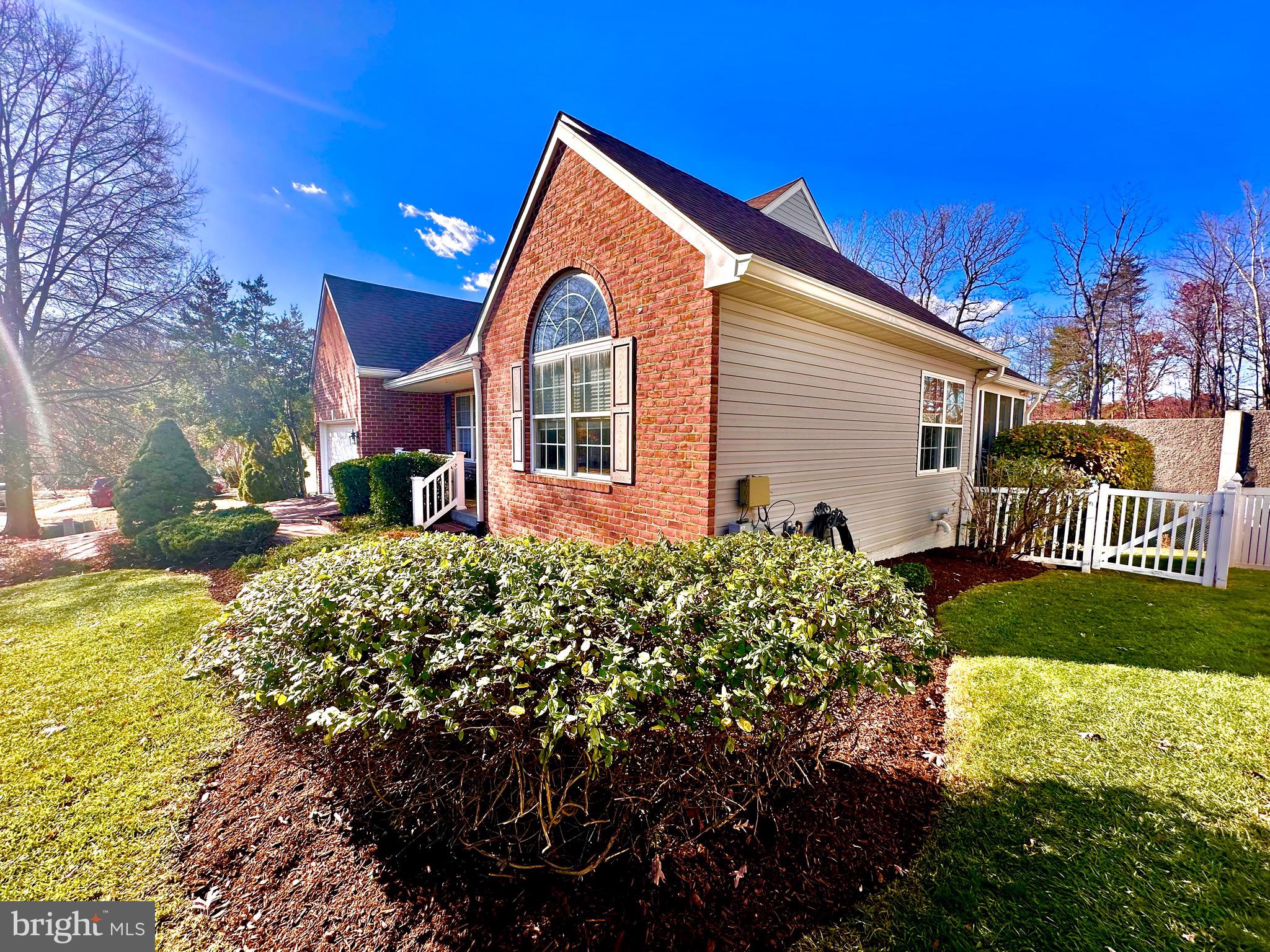 EQUESTRIAN ACRES - Residential