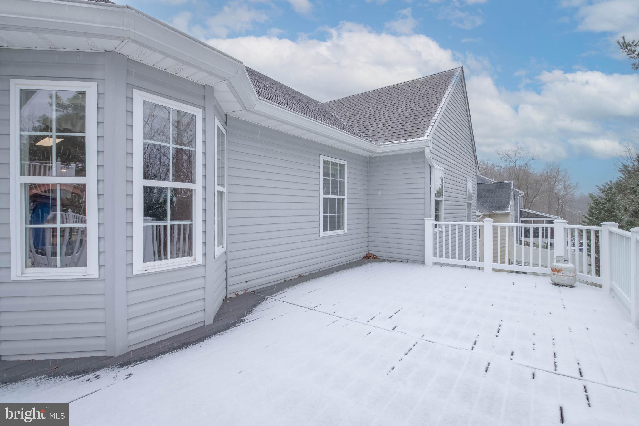 EQUESTRIAN ACRES - Residential