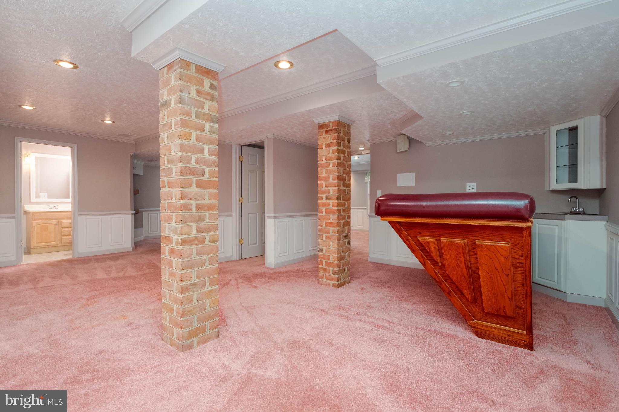 EQUESTRIAN ACRES - Residential