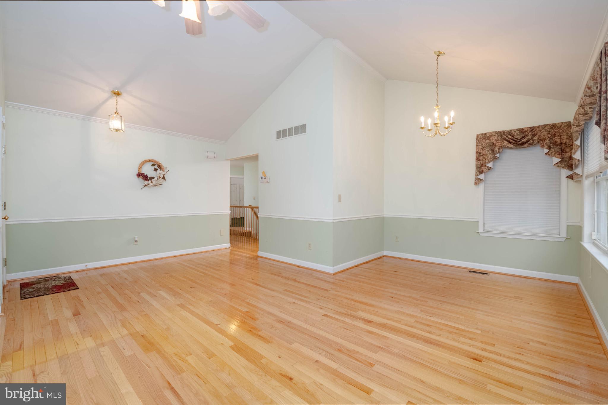 EQUESTRIAN ACRES - Residential