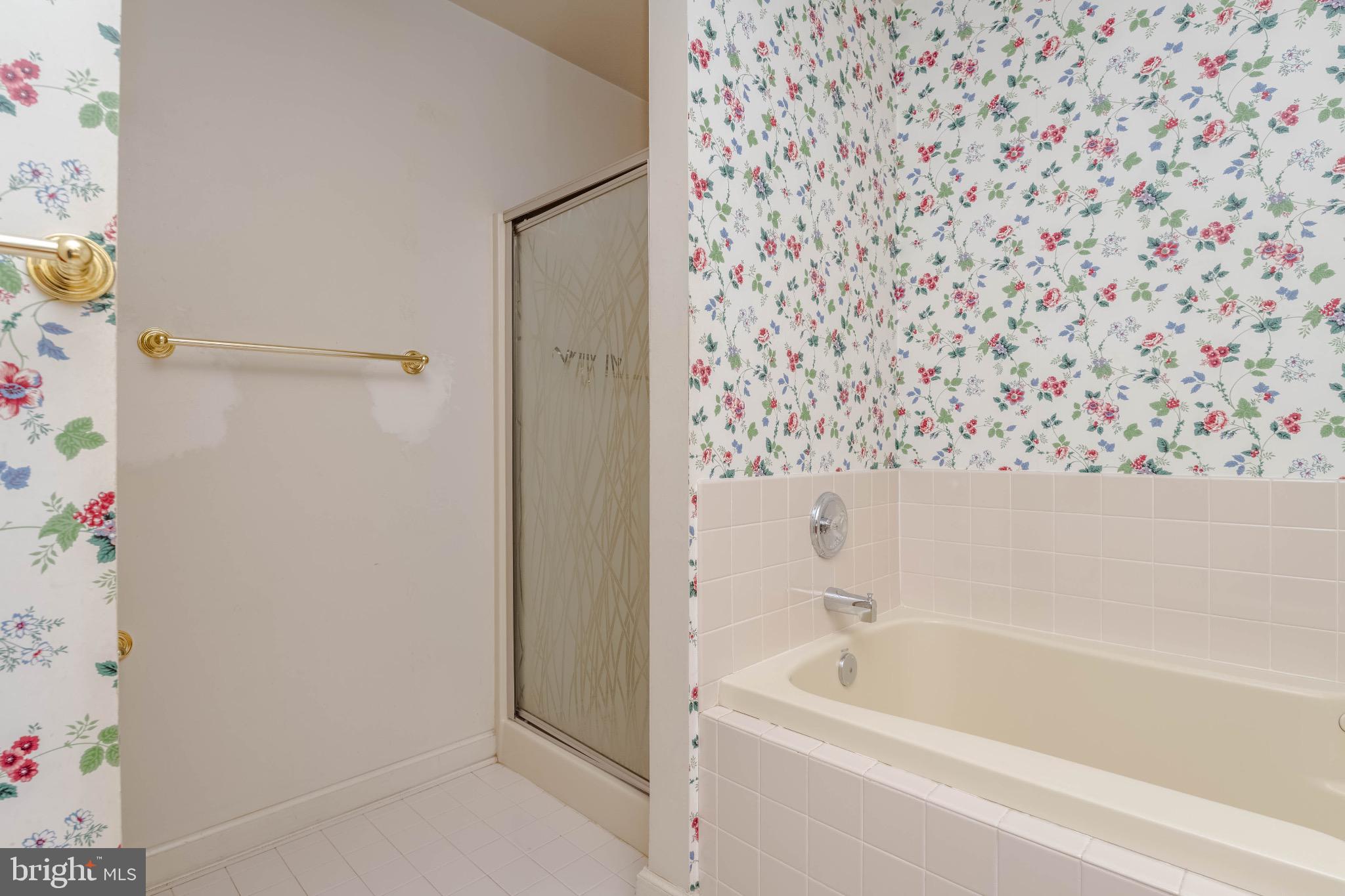 EQUESTRIAN ACRES - Residential