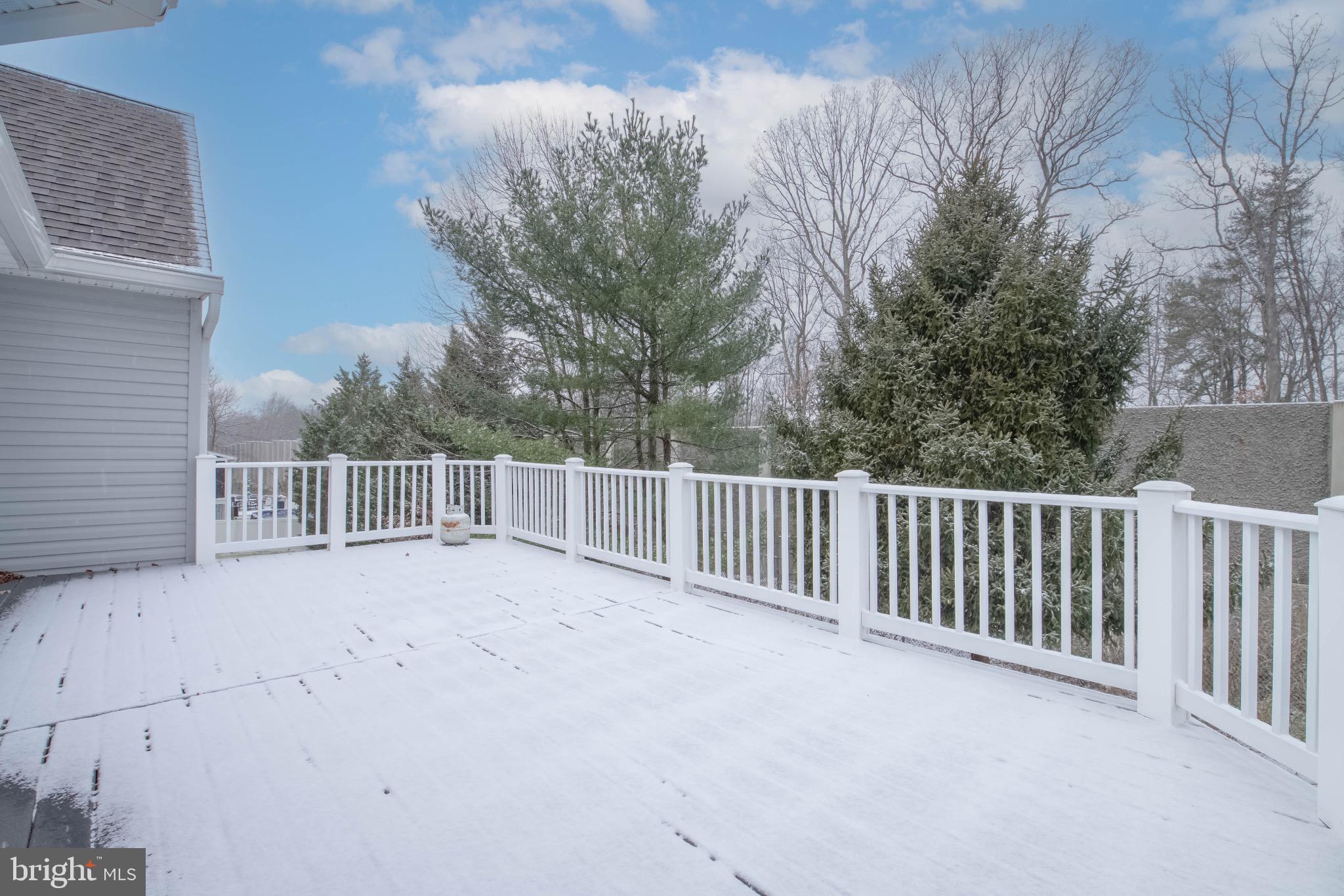 EQUESTRIAN ACRES - Residential