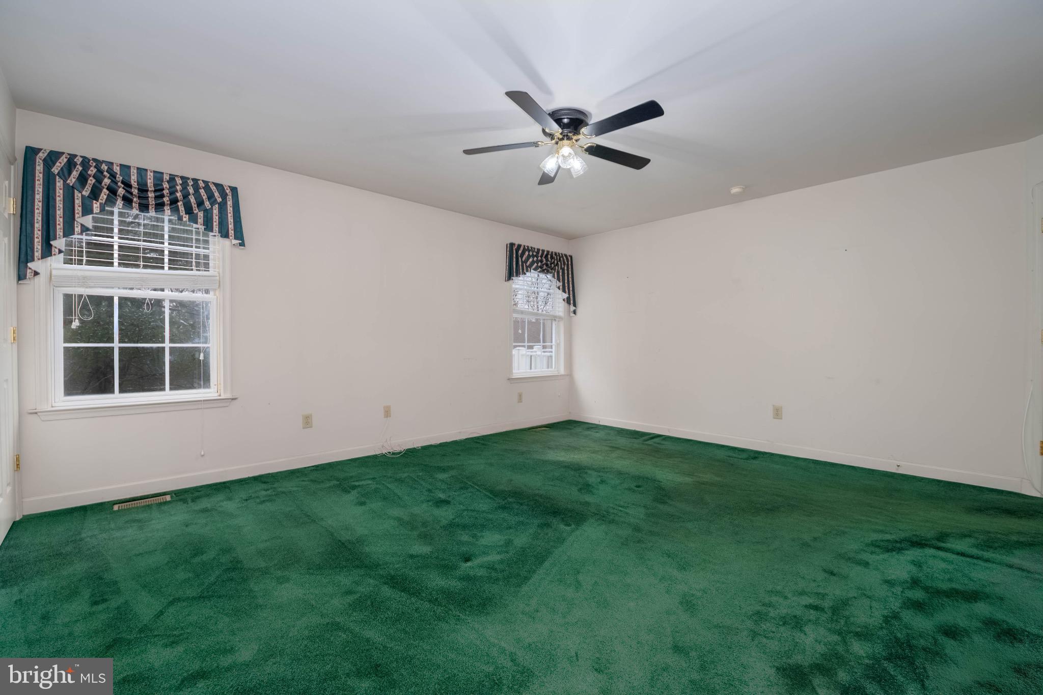 EQUESTRIAN ACRES - Residential