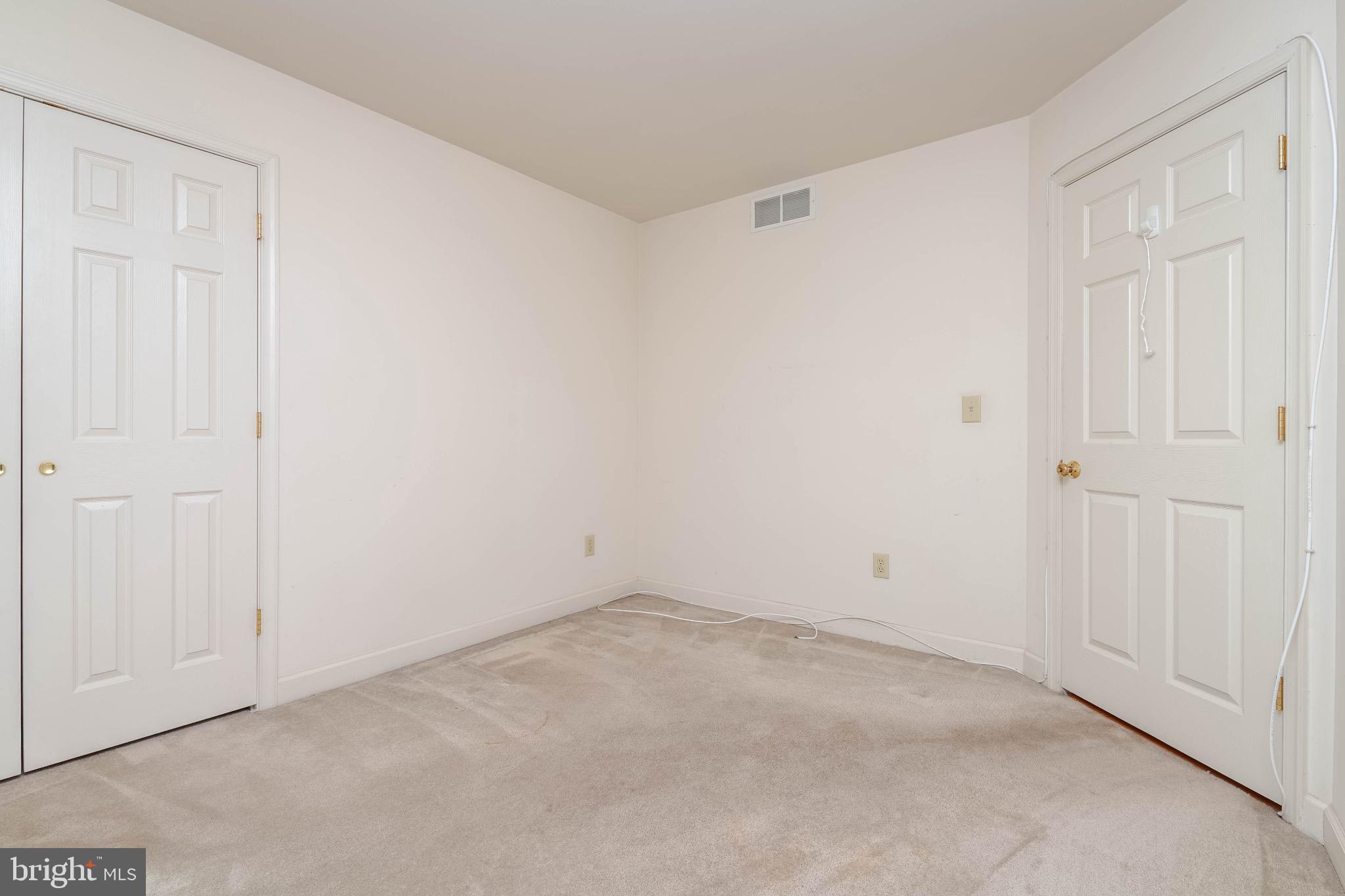 EQUESTRIAN ACRES - Residential