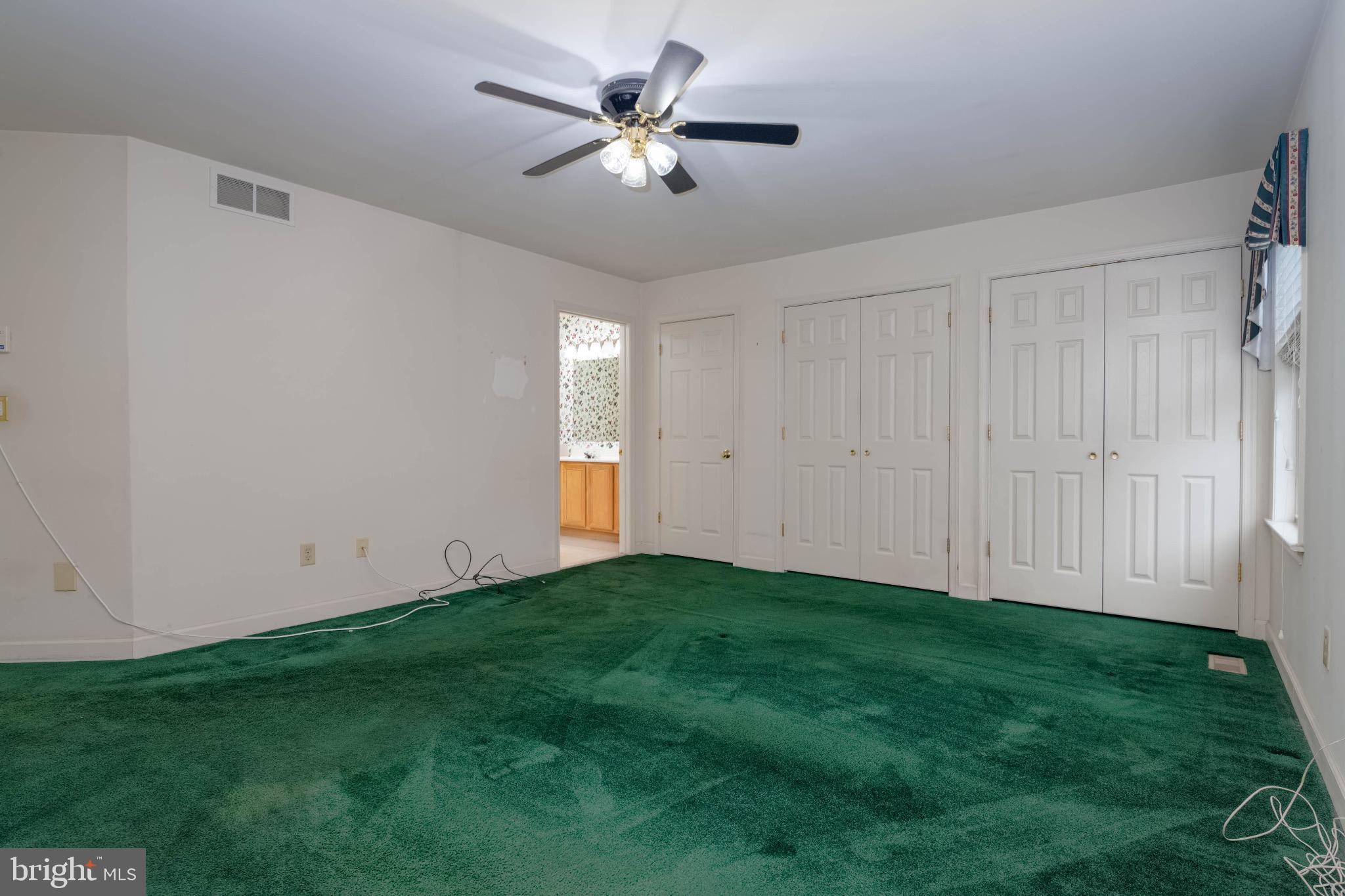 EQUESTRIAN ACRES - Residential