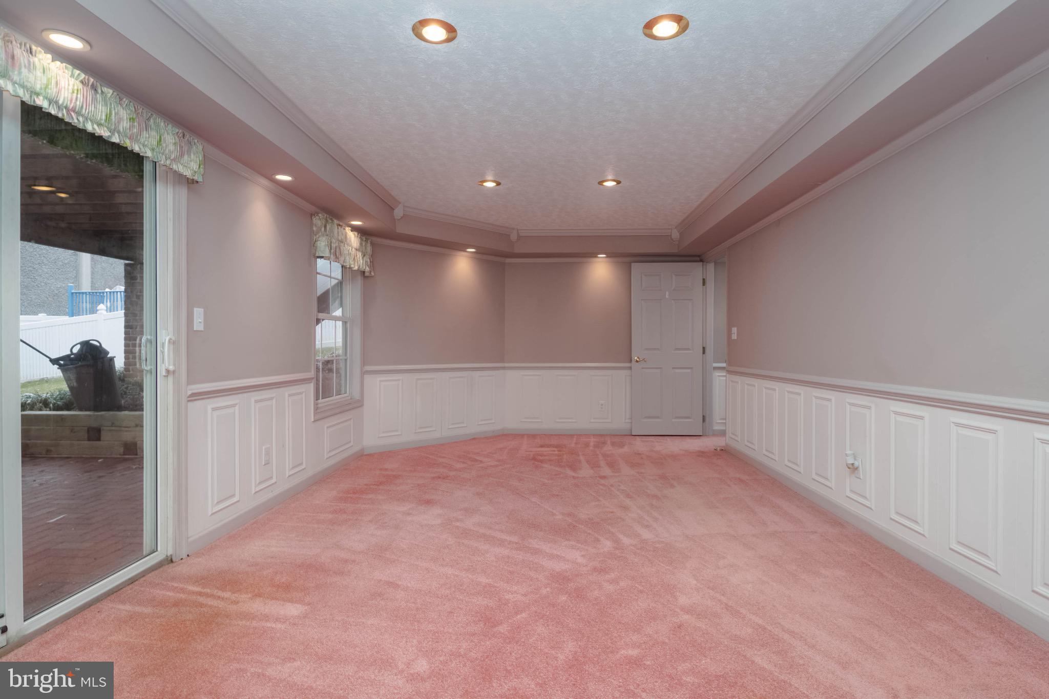 EQUESTRIAN ACRES - Residential