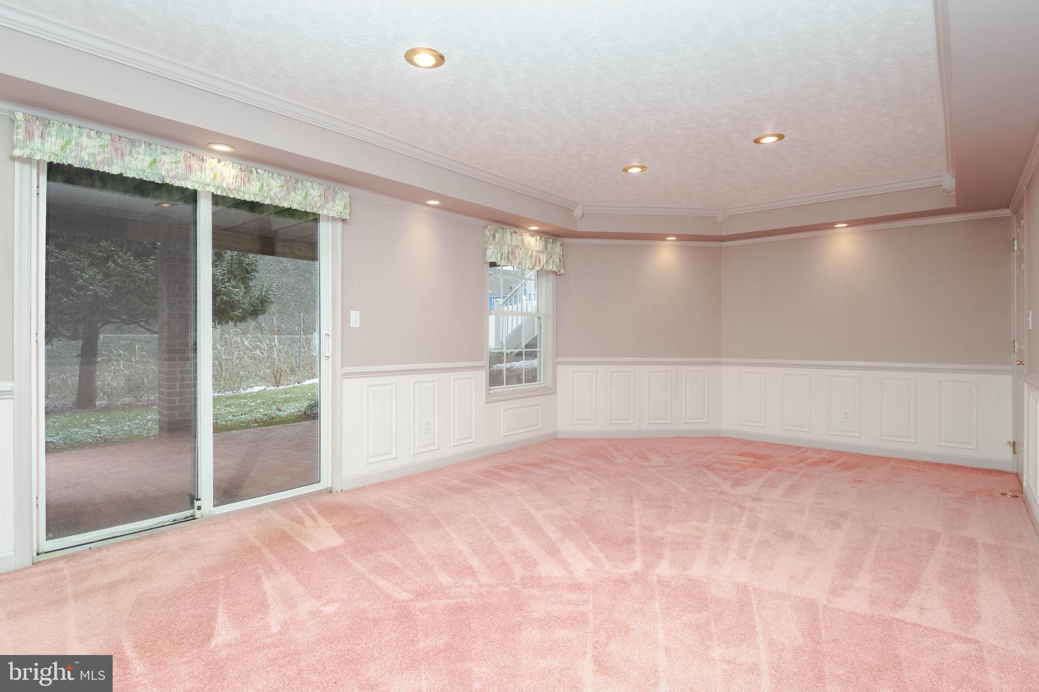 EQUESTRIAN ACRES - Residential