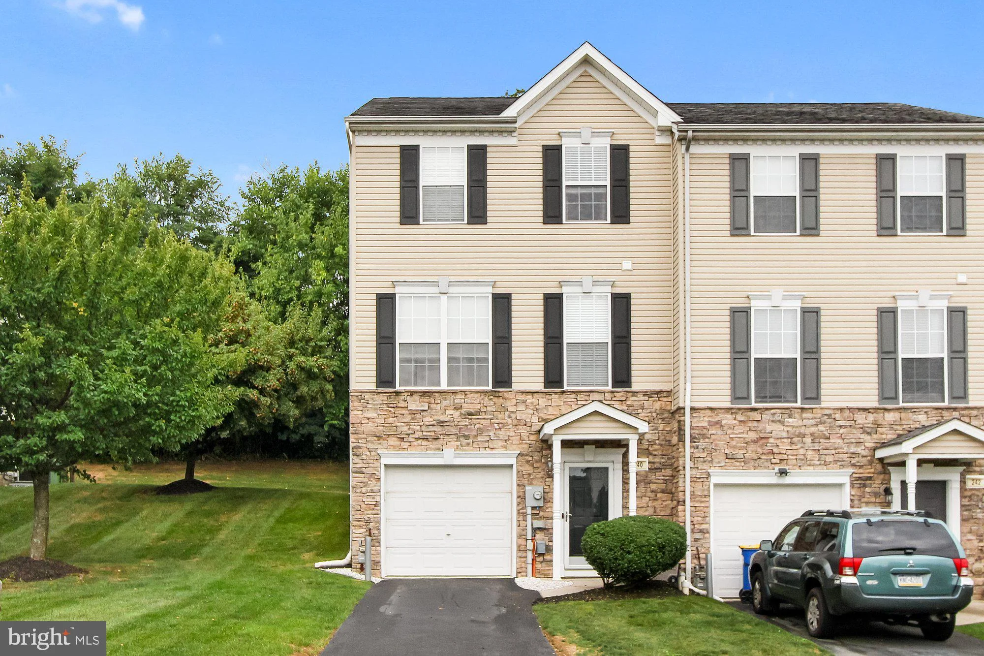 240 Bruaw Drive, York, PA 17406