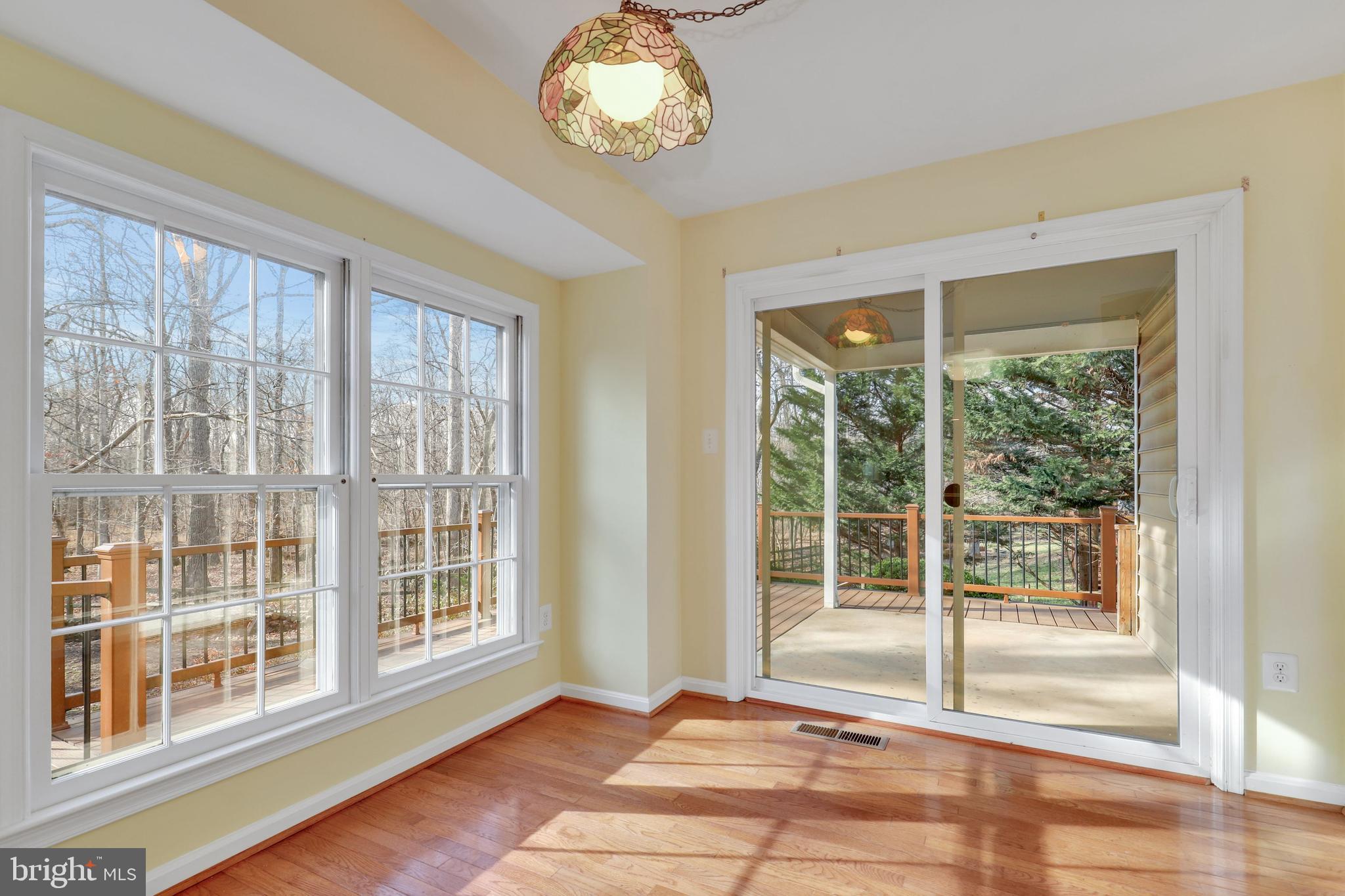 COUNTRY CLUB MANOR - Residential