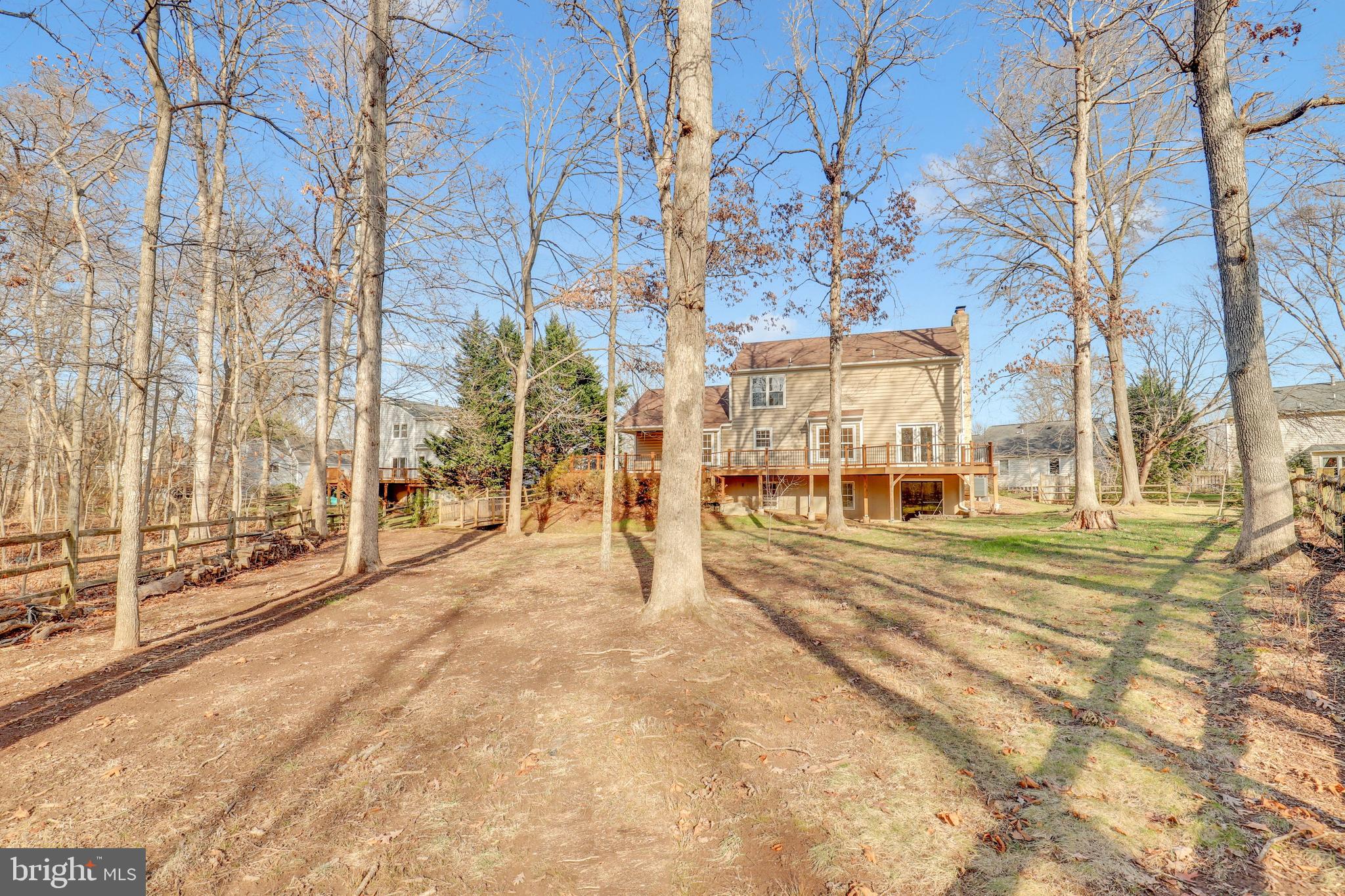 COUNTRY CLUB MANOR - Residential