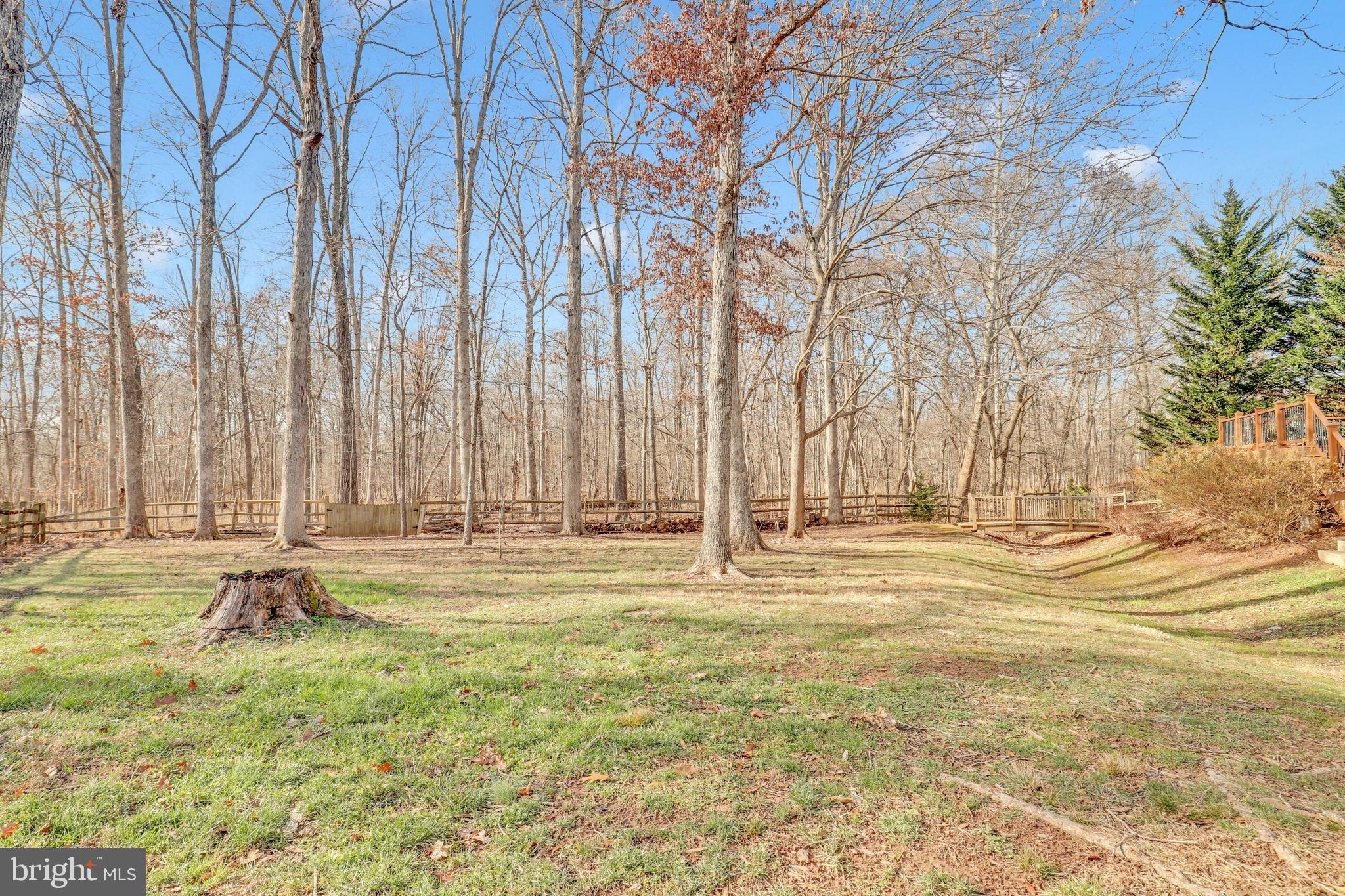 COUNTRY CLUB MANOR - Residential