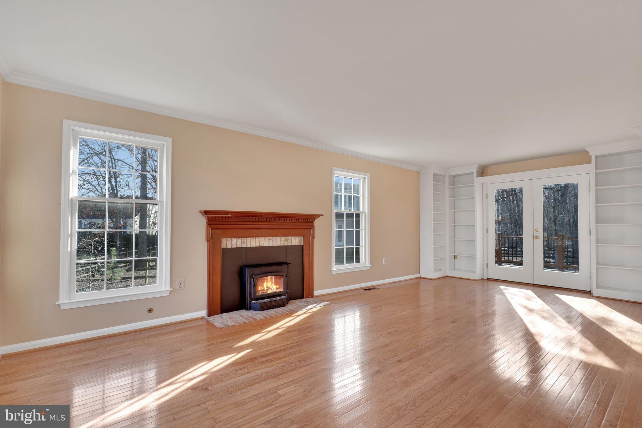 COUNTRY CLUB MANOR - Residential