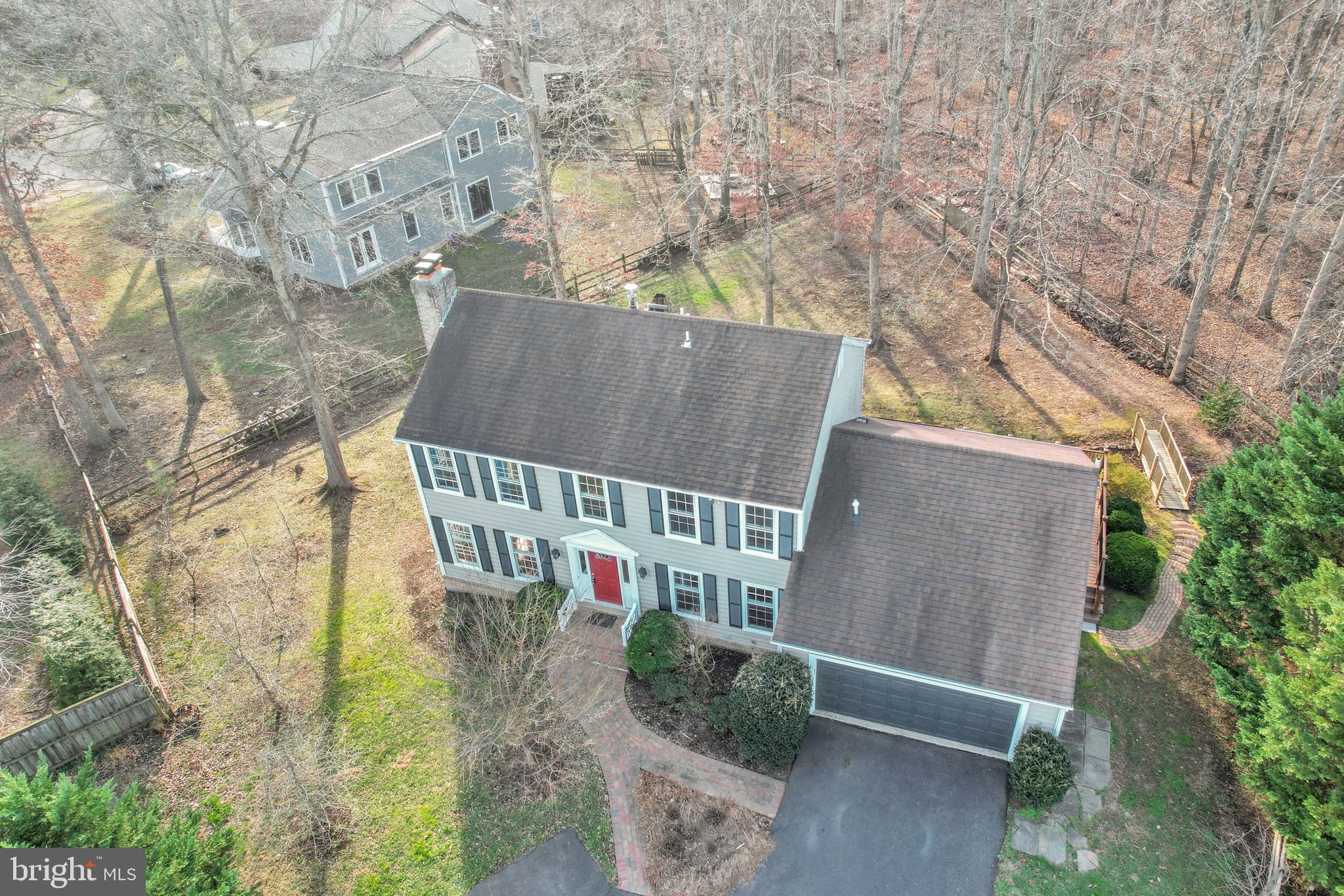 COUNTRY CLUB MANOR - Residential