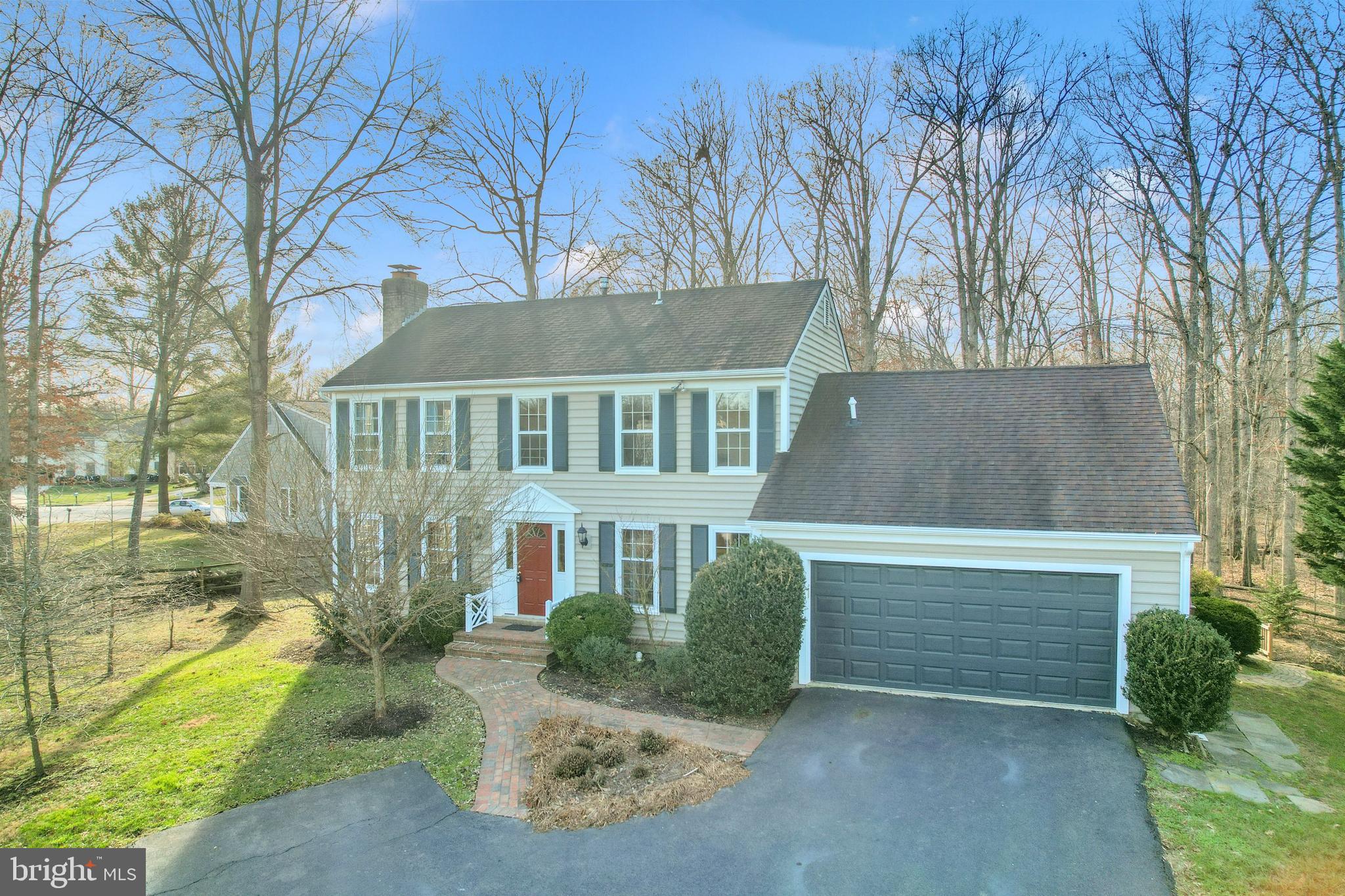 COUNTRY CLUB MANOR - Residential