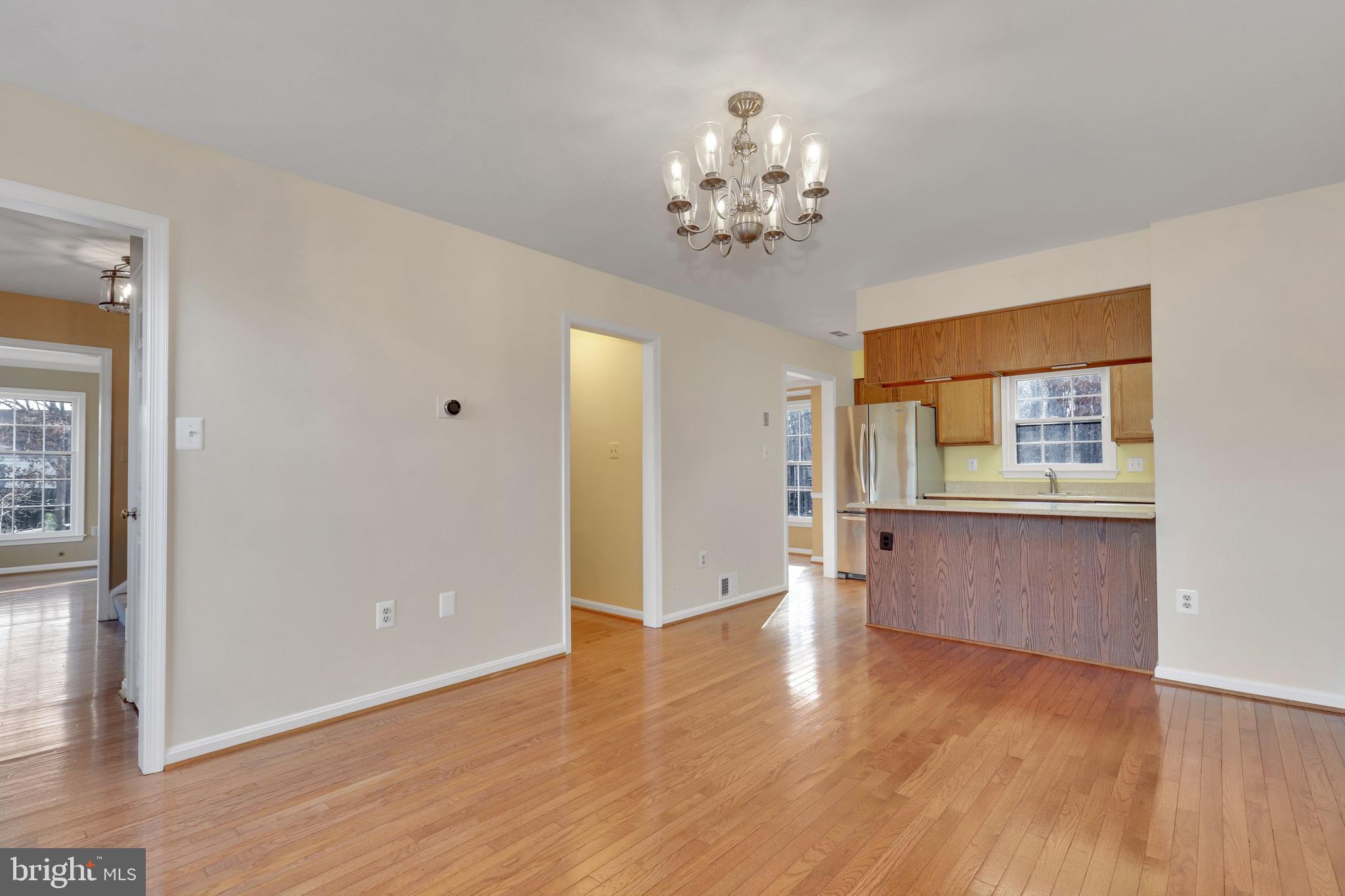 COUNTRY CLUB MANOR - Residential