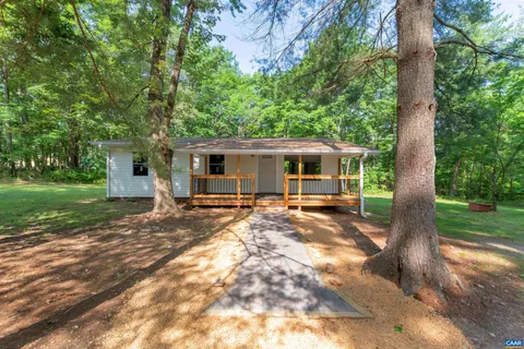 6264 Secretarys Sand Rd, Schuyler, VA MLS: 662582