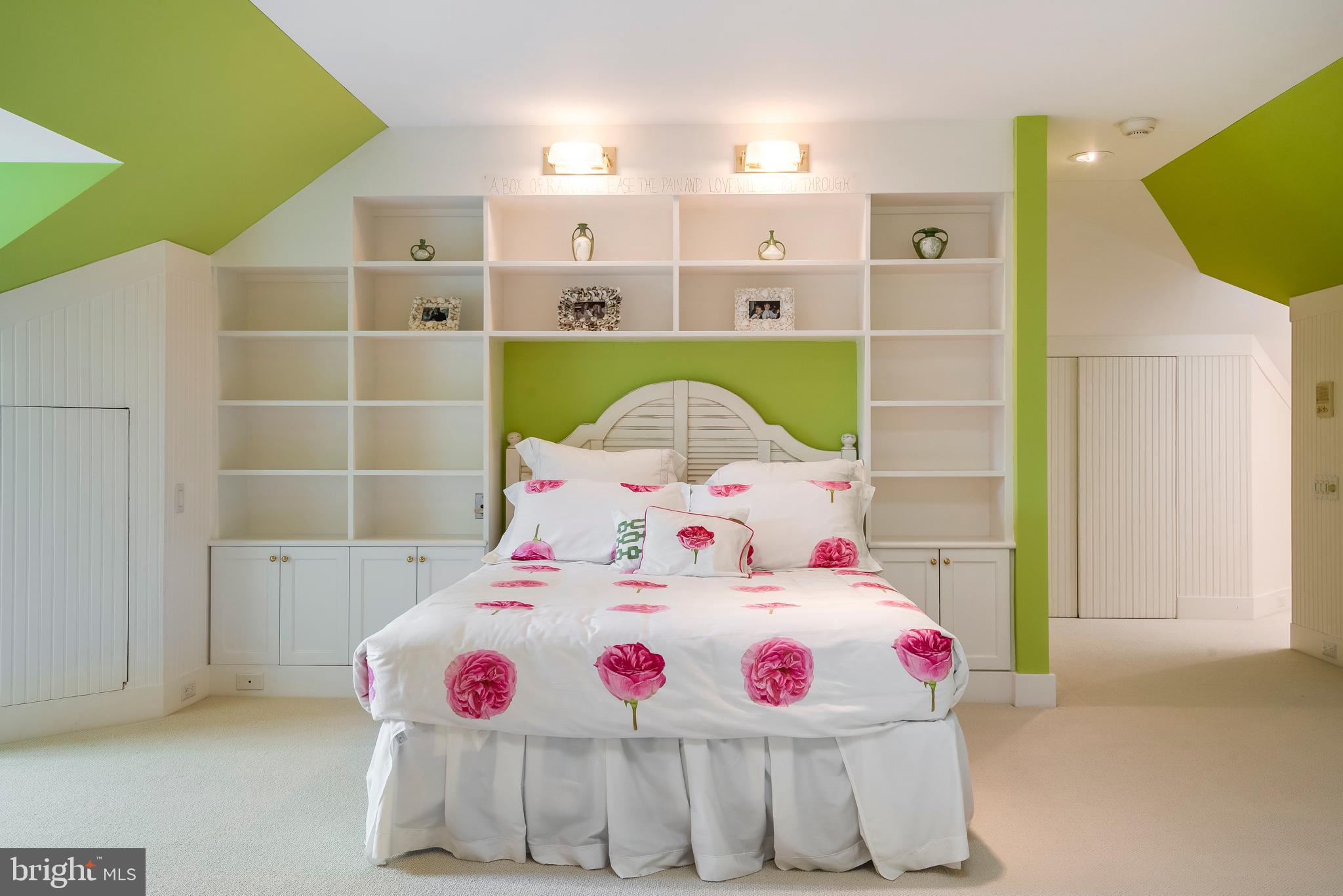 MURRAY HILL - Residential