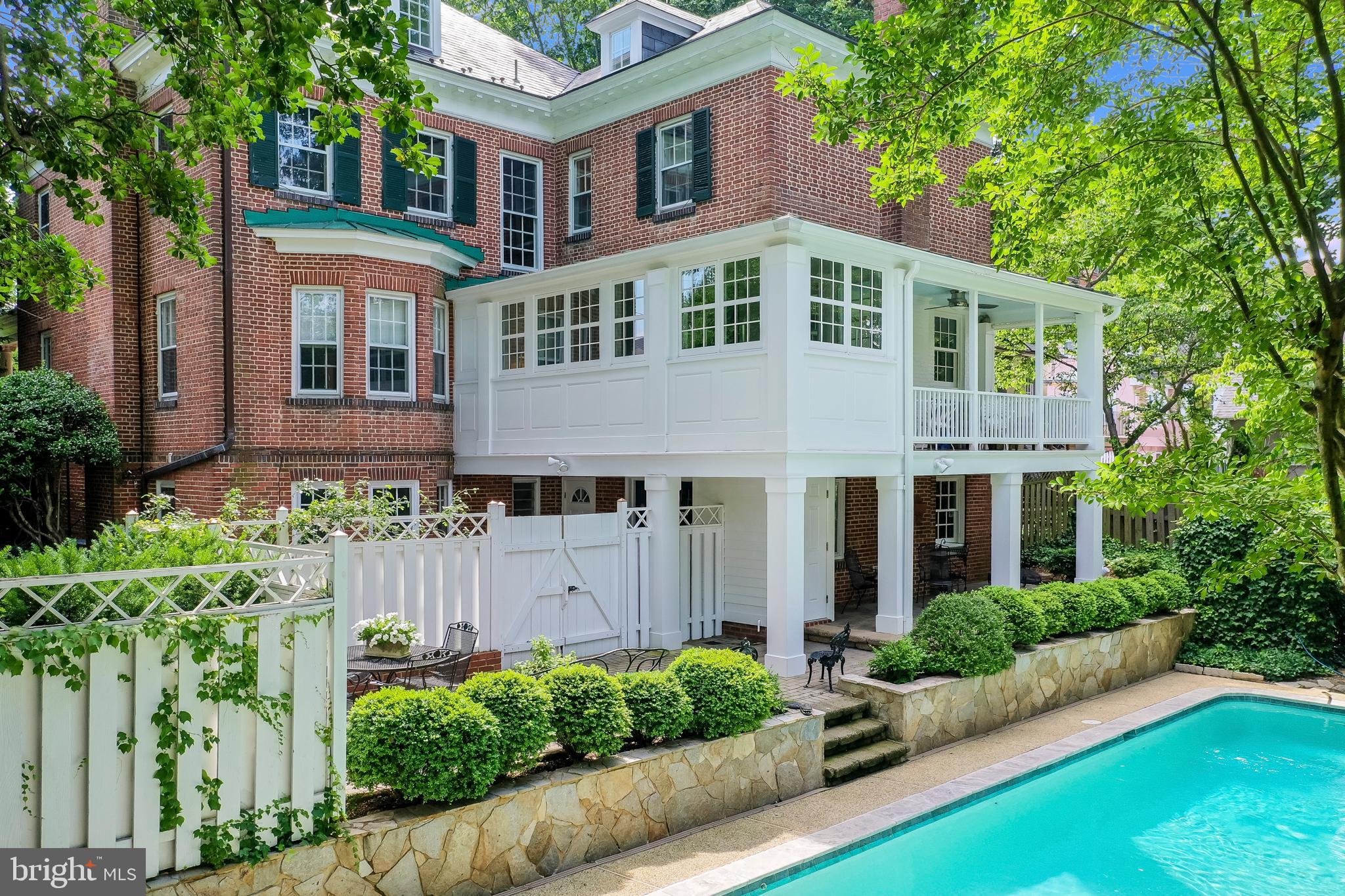 MURRAY HILL - Residential