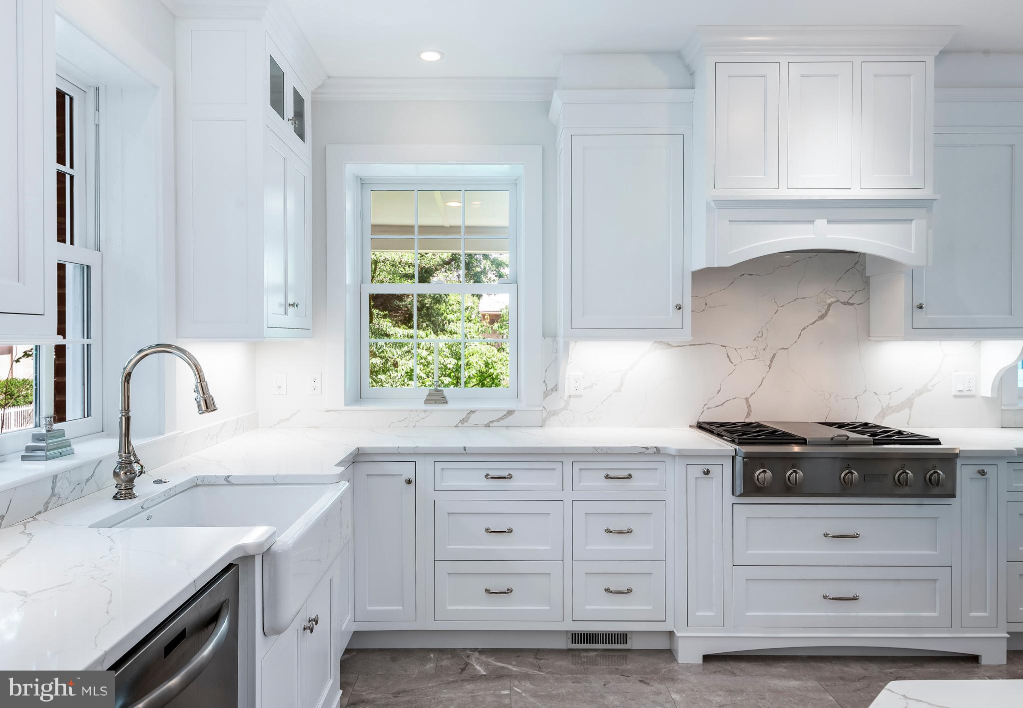 MURRAY HILL - Residential