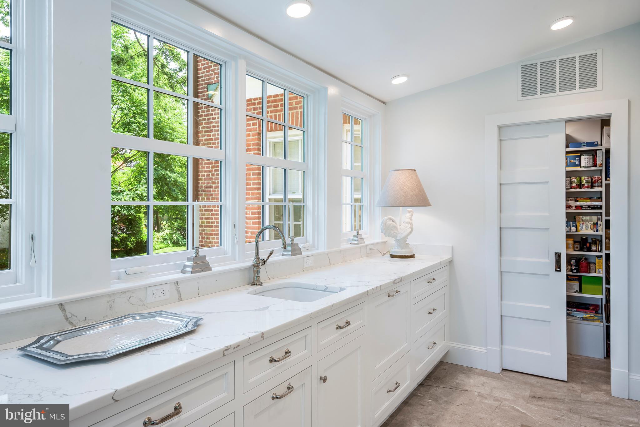 MURRAY HILL - Residential