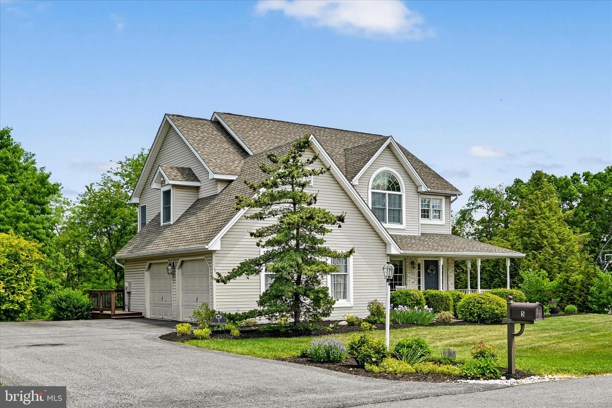 5 WOBURN ABBEY AVENUE