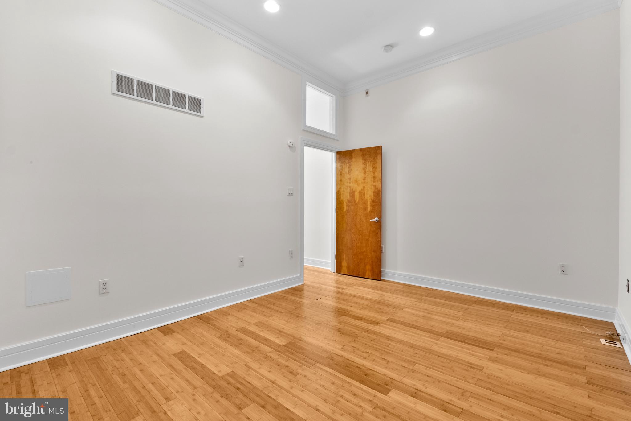 WASHINGTON SQ - Residential Lease