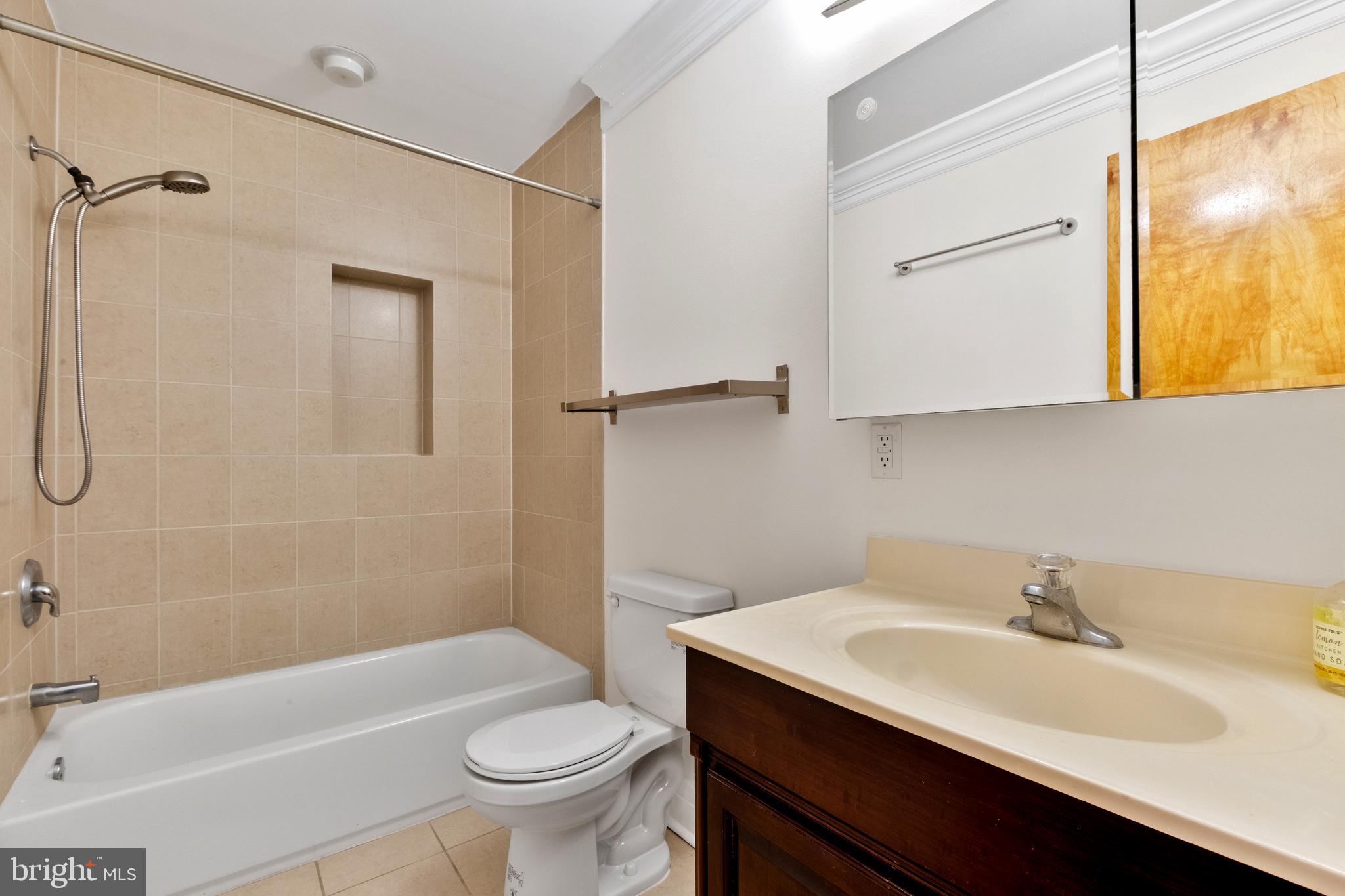 WASHINGTON SQ - Residential Lease