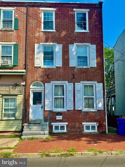 203 GARDEN STREET MOUNT HOLLY NJ 08060