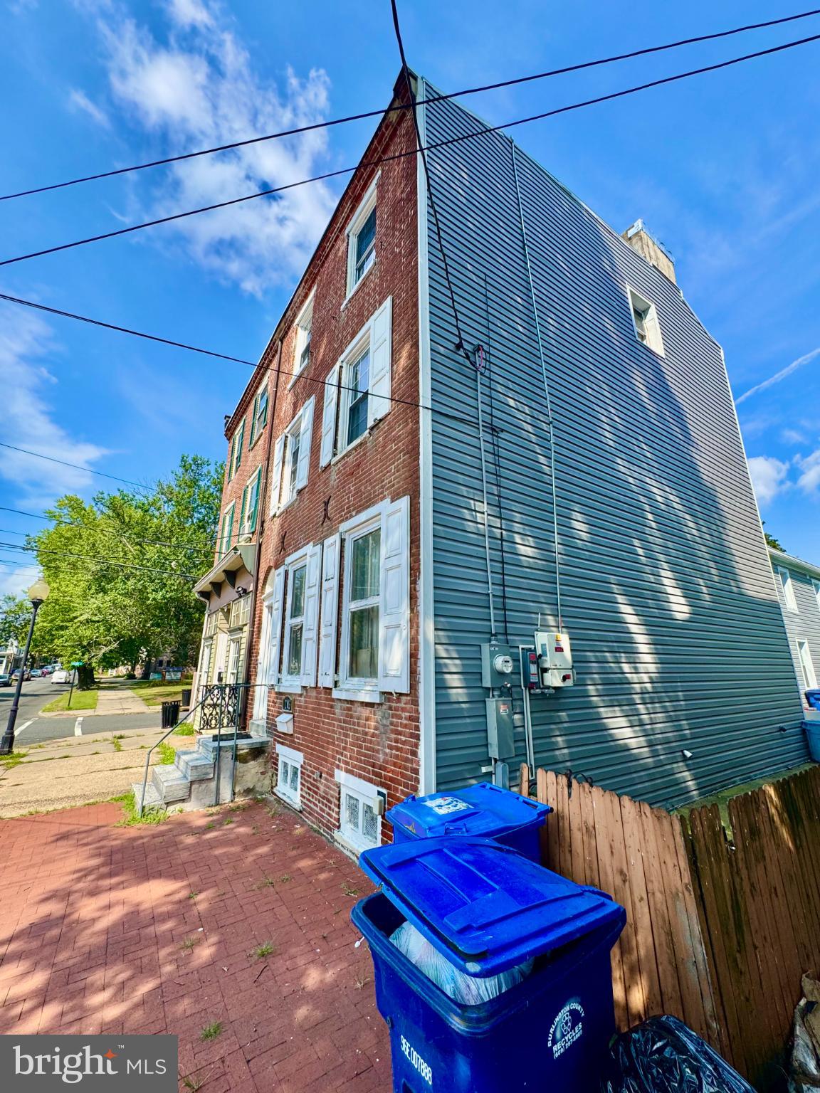203 GARDEN STREET